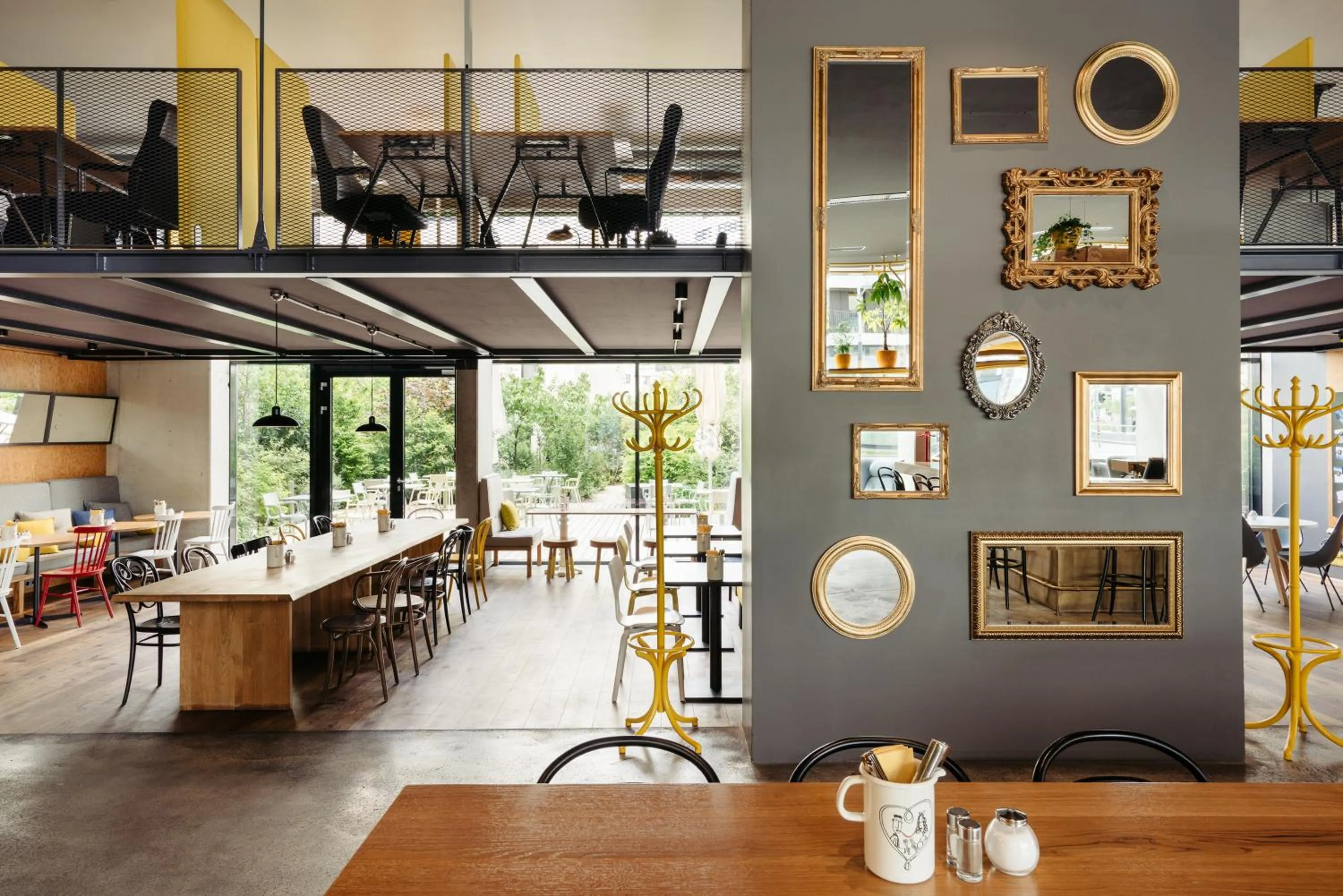 Lobby or reception in Hotel Schani Wien Hauptbahnhof