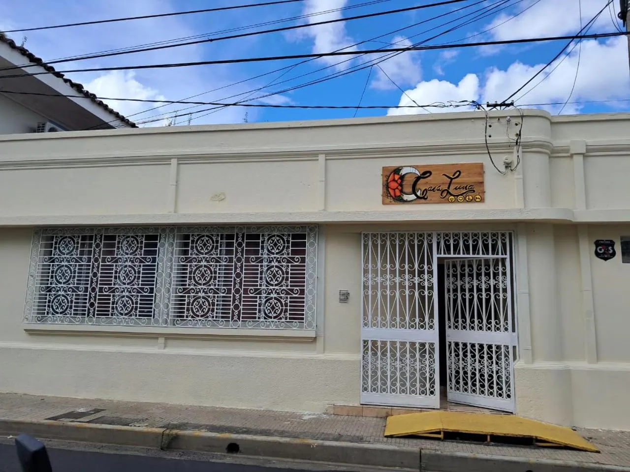 Facade/entrance in Hostal Casa Luna
