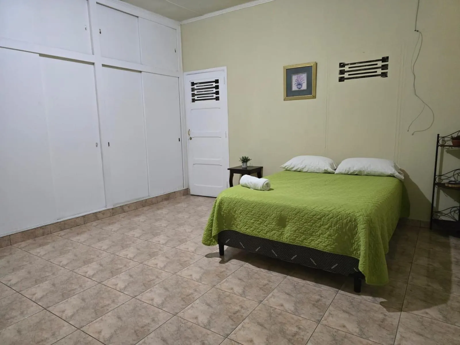 Bedroom, Bed in Hostal Casa Luna