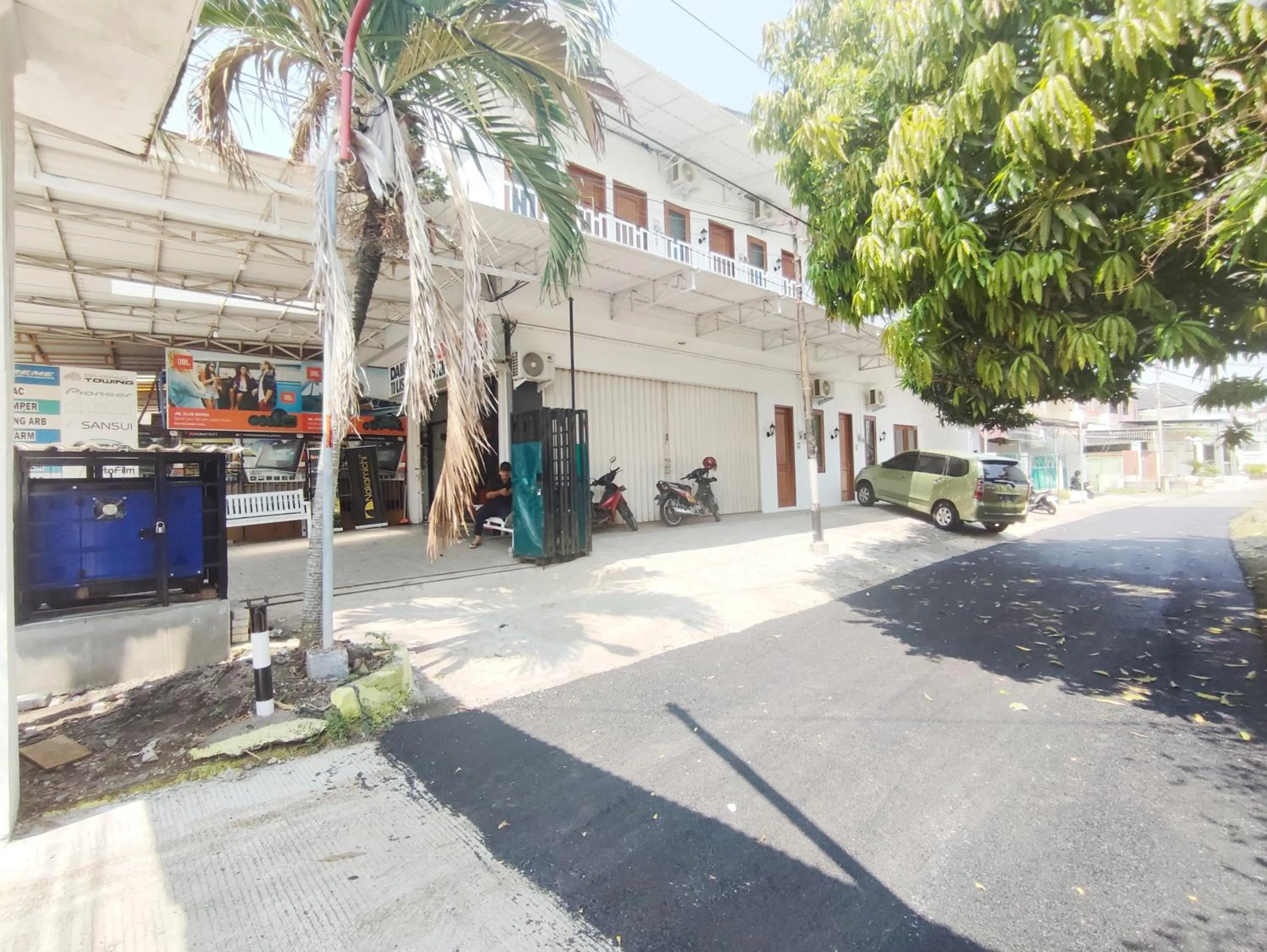 RedDoorz Near Simpang Lima Semarang