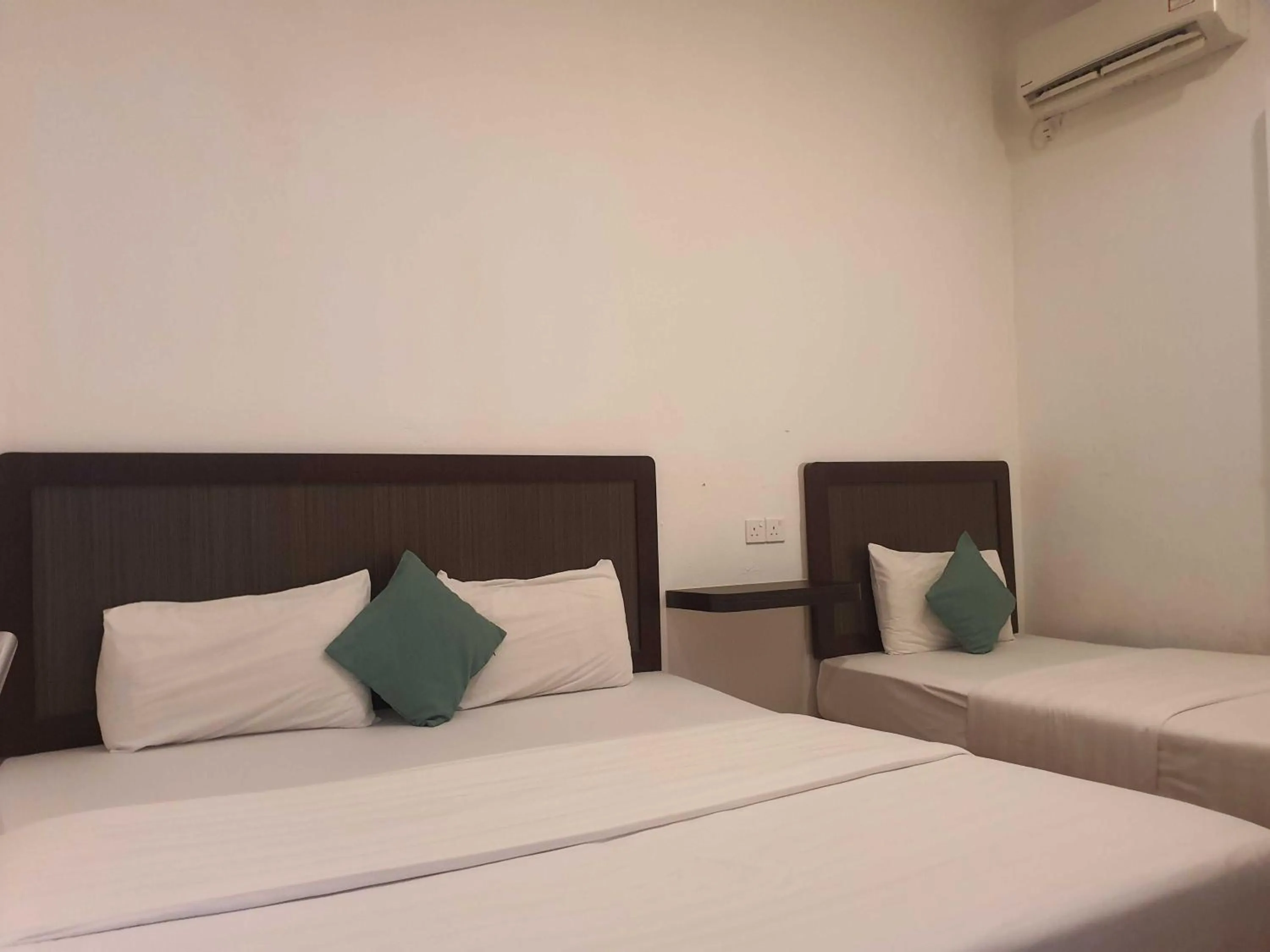 Bedroom in Hotel O Signature Inn Miri