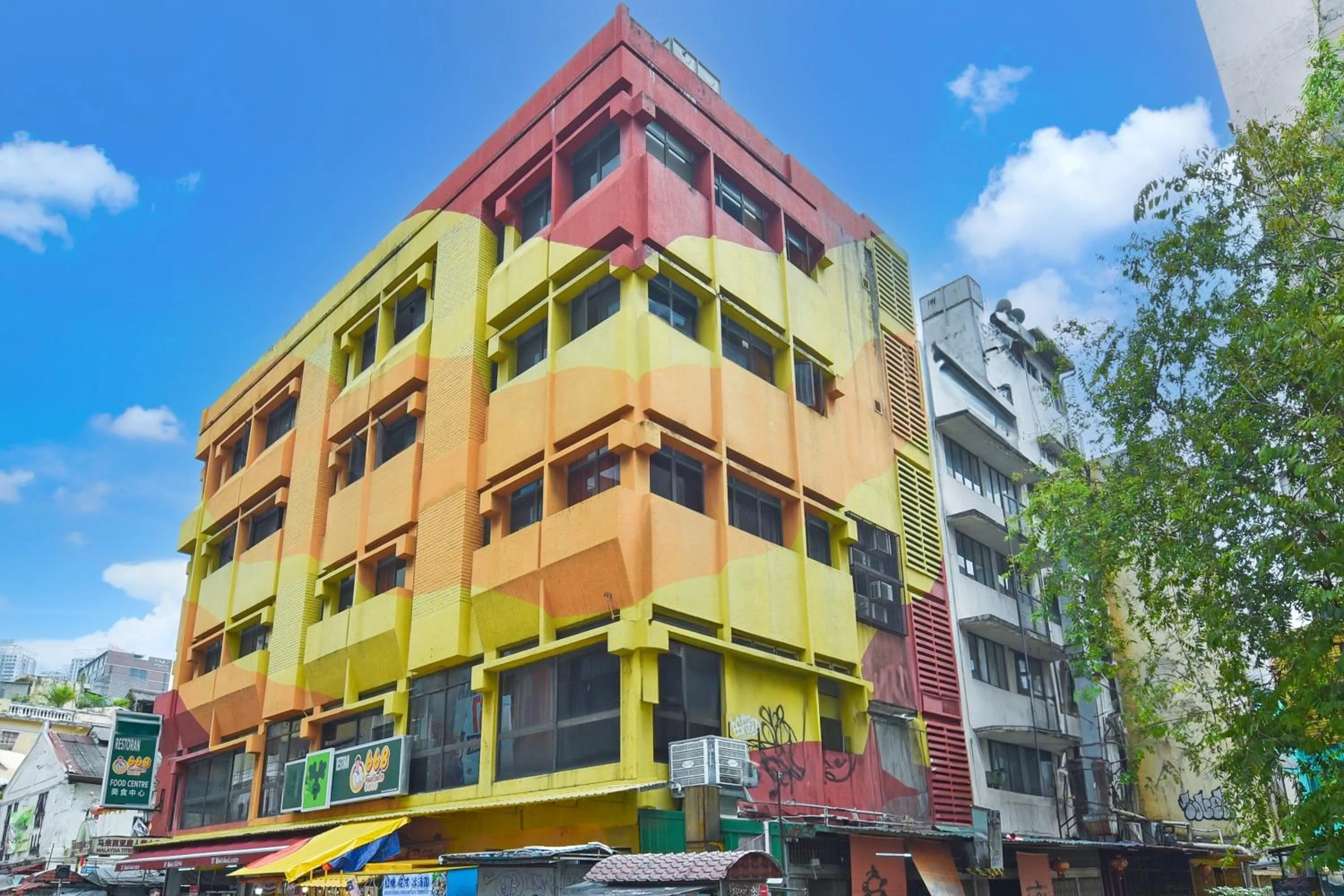 Property building in Hotel O Pollodium Chinatown