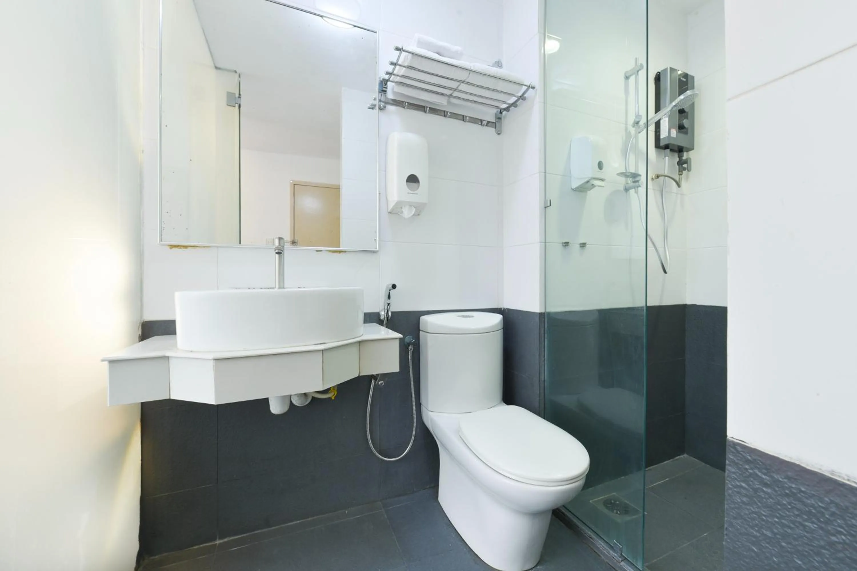 Bathroom in Hotel O Pollodium Chinatown