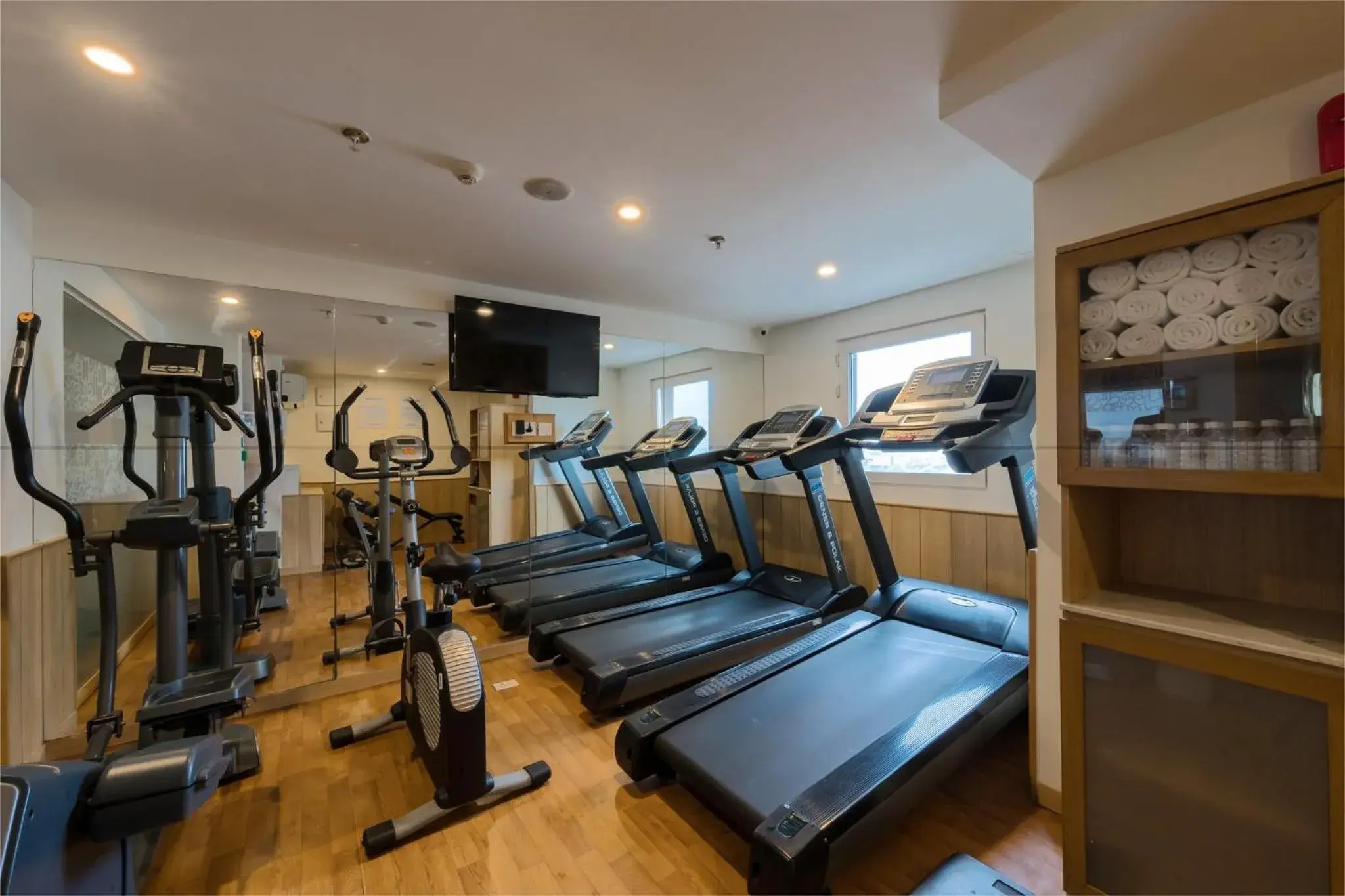 Fitness centre/facilities in Holiday Inn Express Kolkata New Town by IHG Fitness centre/facilities in Holiday Inn Express Kolkata New Town by IHG