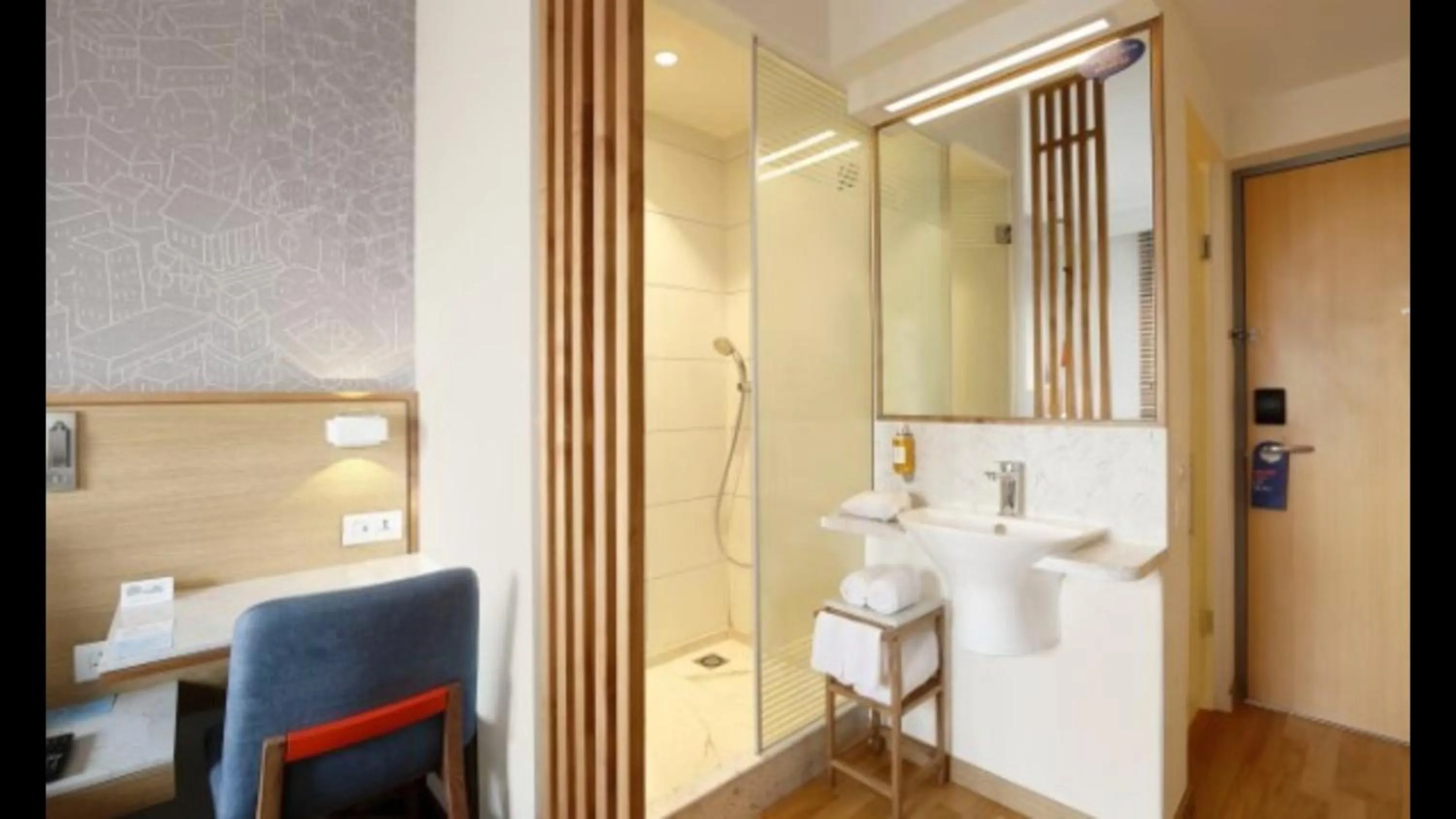 Bathroom in Holiday Inn Express Kolkata New Town by IHG