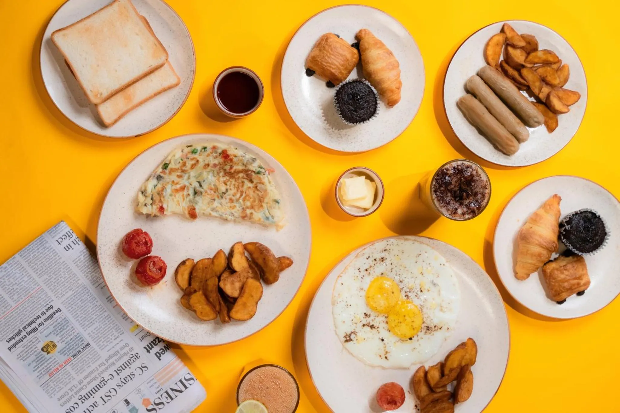 Restaurant/places to eat in Holiday Inn Express Kolkata New Town by IHG