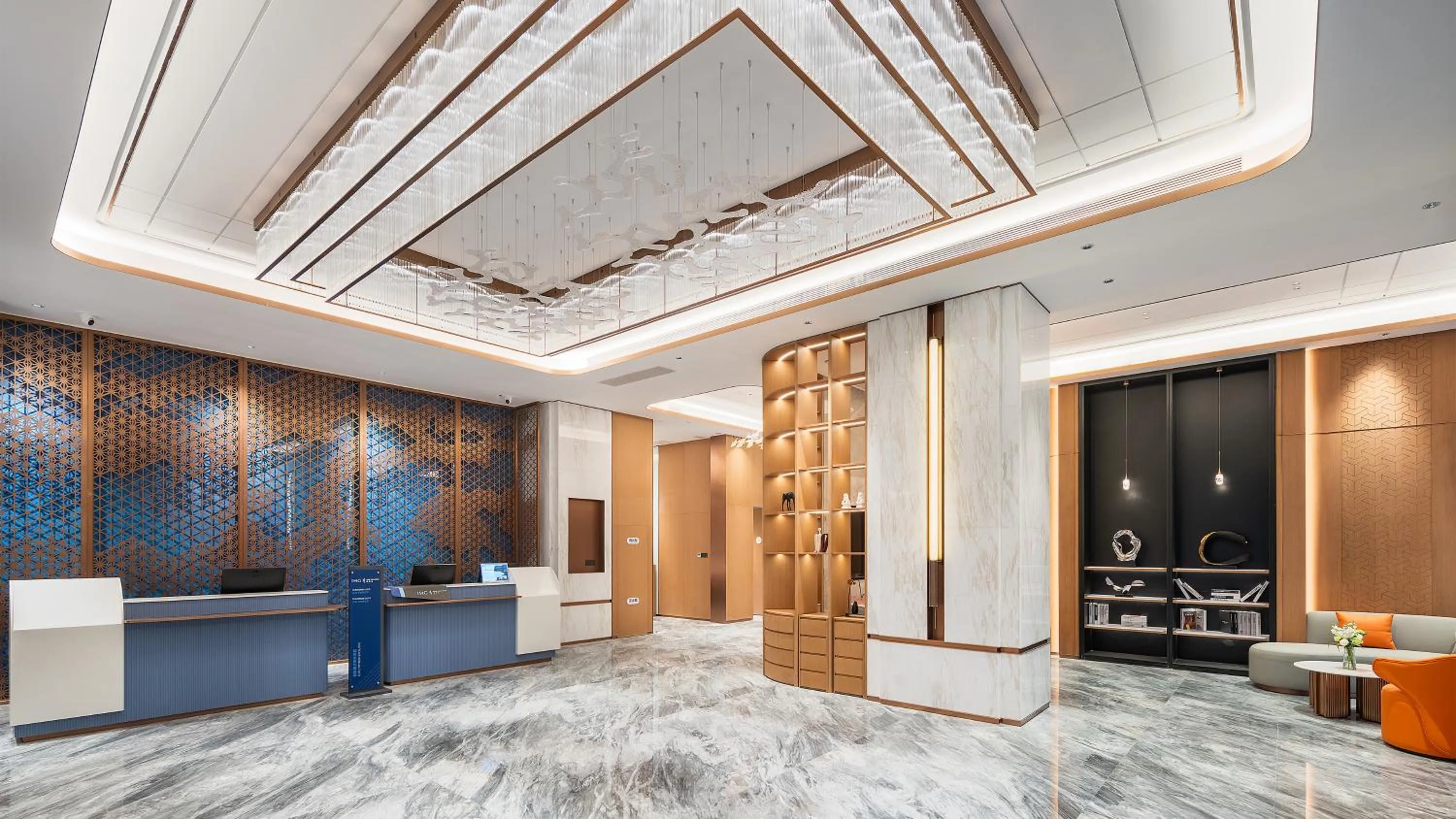 Lobby or reception in Holiday Inn Express Chengdu Shuangliu Airport by IHG - Free shuttle bus from Shuangliu International Airport to hotel about 8 Minutes by car, Welcome drink