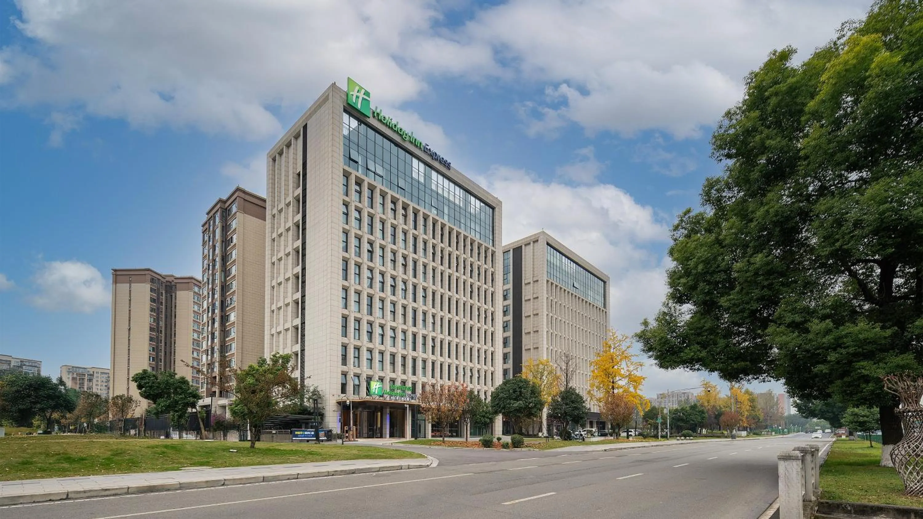 Property building in Holiday Inn Express Chengdu Shuangliu Airport by IHG - Free shuttle bus from Shuangliu International Airport to hotel about 8 Minutes by car, Welcome drink