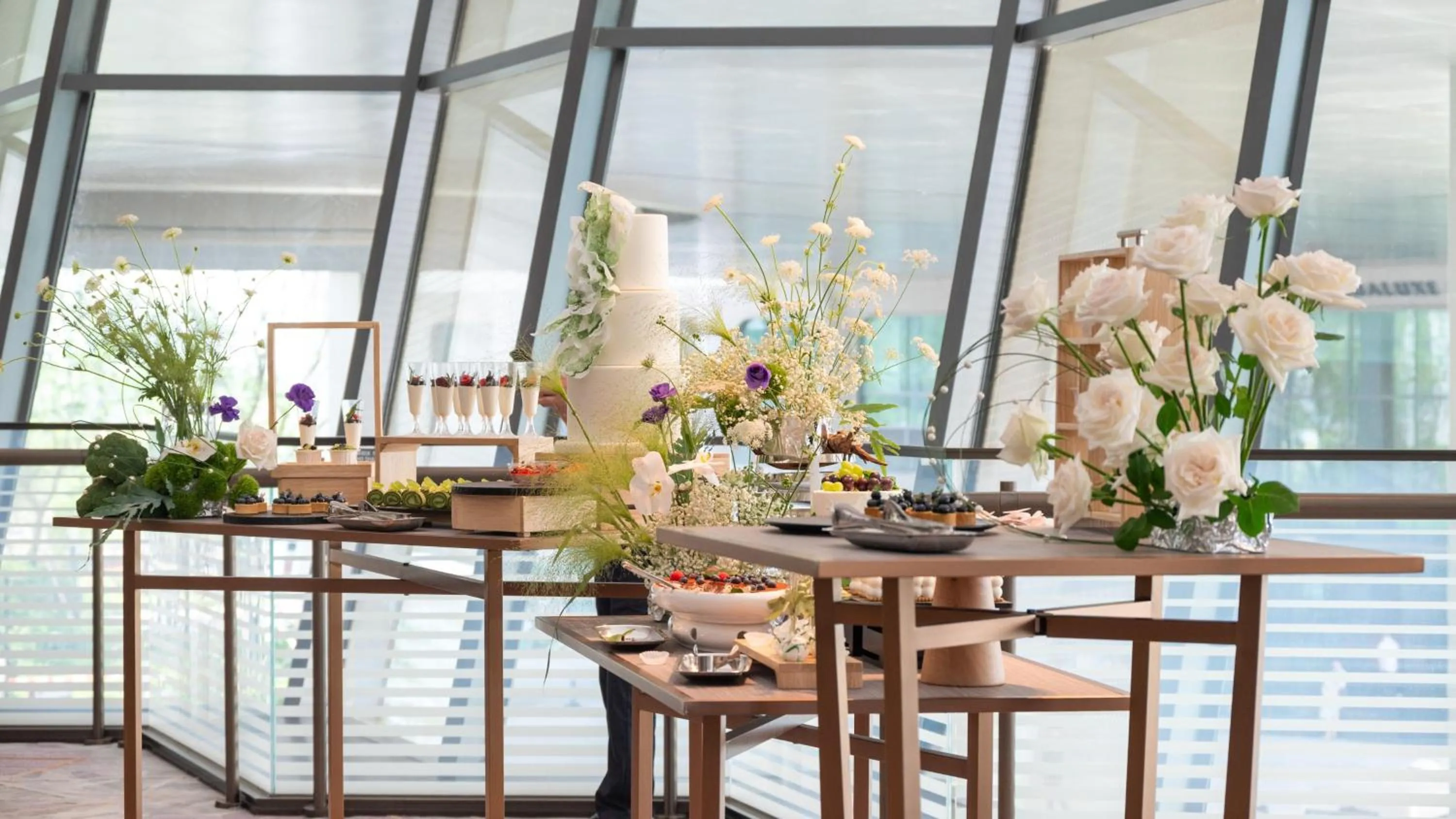 Meeting/conference room in Holiday Inn Chongqing Science Hall by IHG