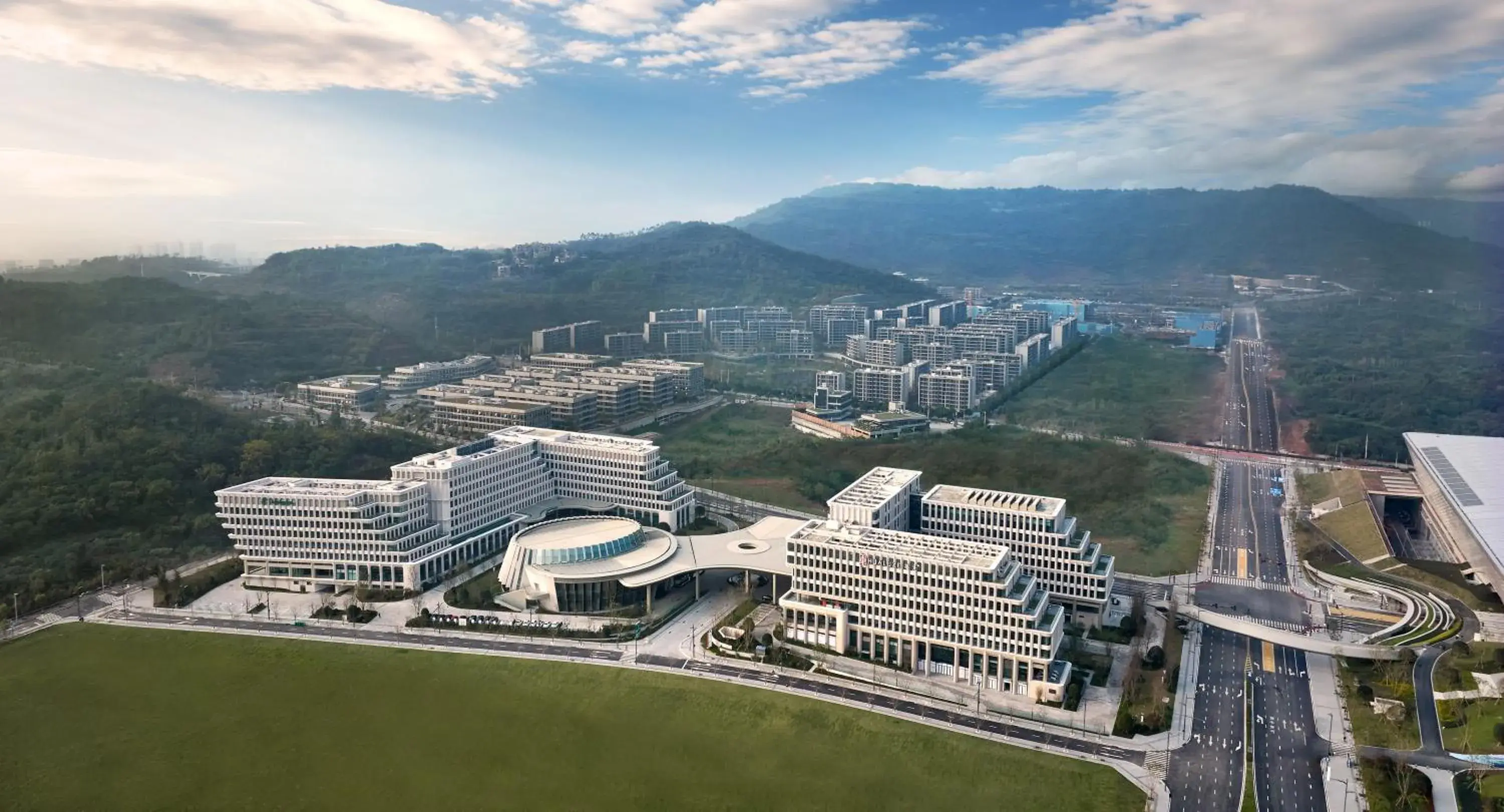Property building in Holiday Inn Chongqing Science Hall by IHG Property building in Holiday Inn Chongqing Science Hall by IHG
