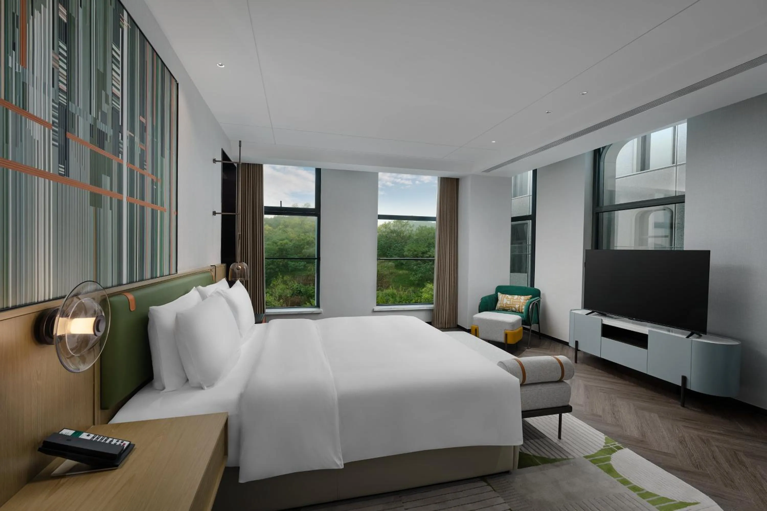 Photo of the whole room, Bed in Holiday Inn Chongqing Science Hall by IHG