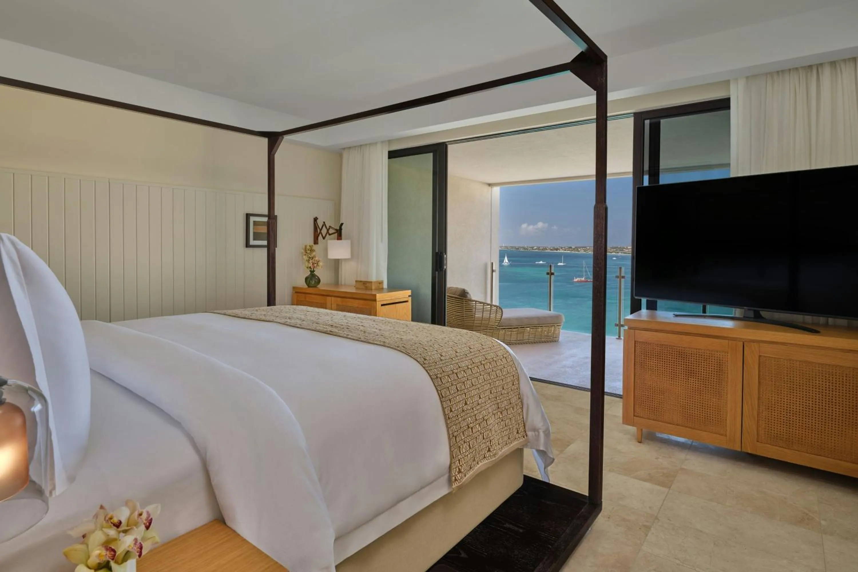 Bedroom, Bed in The St. Regis Aruba Resort