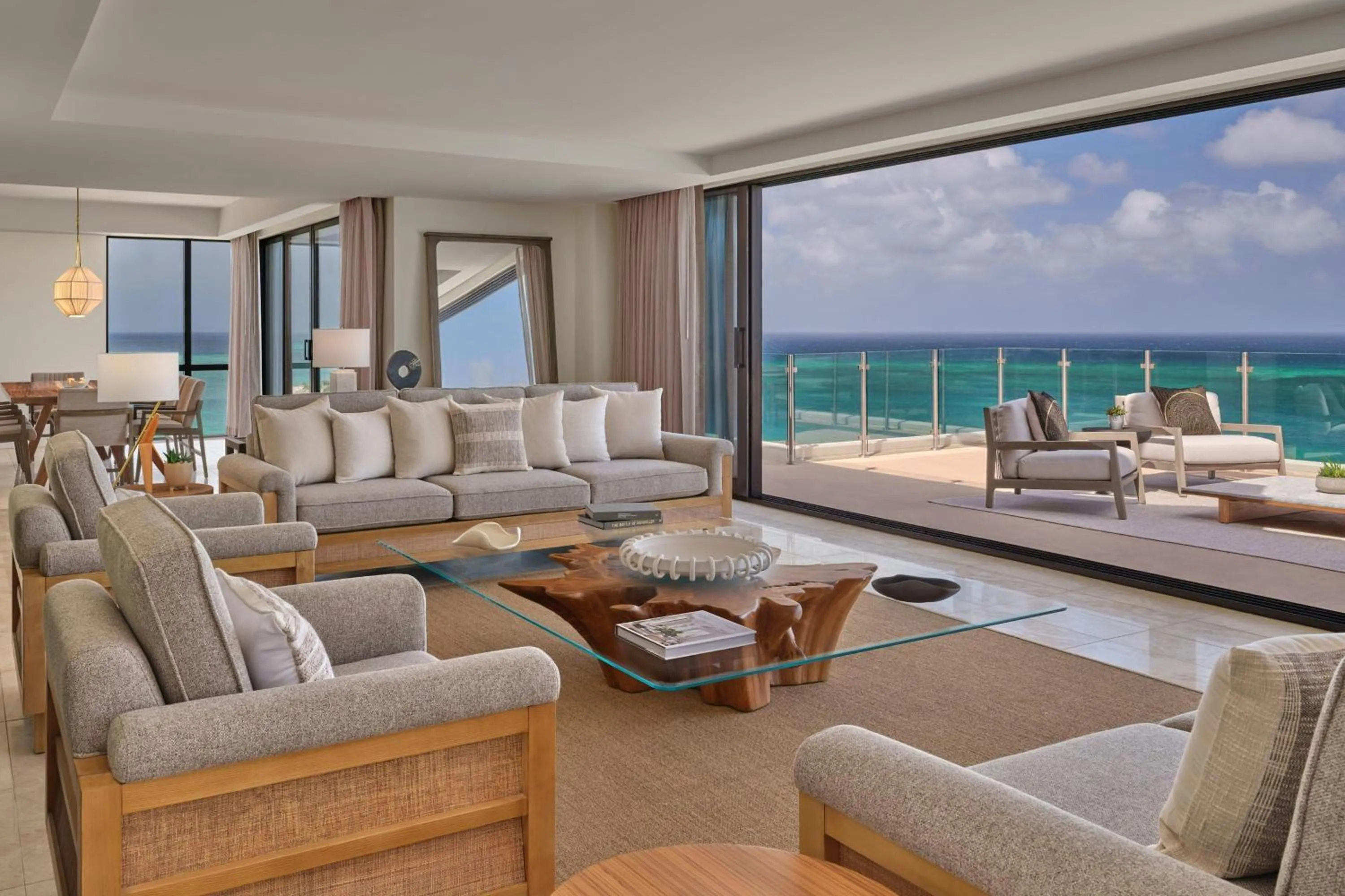 Living room in The St. Regis Aruba Resort