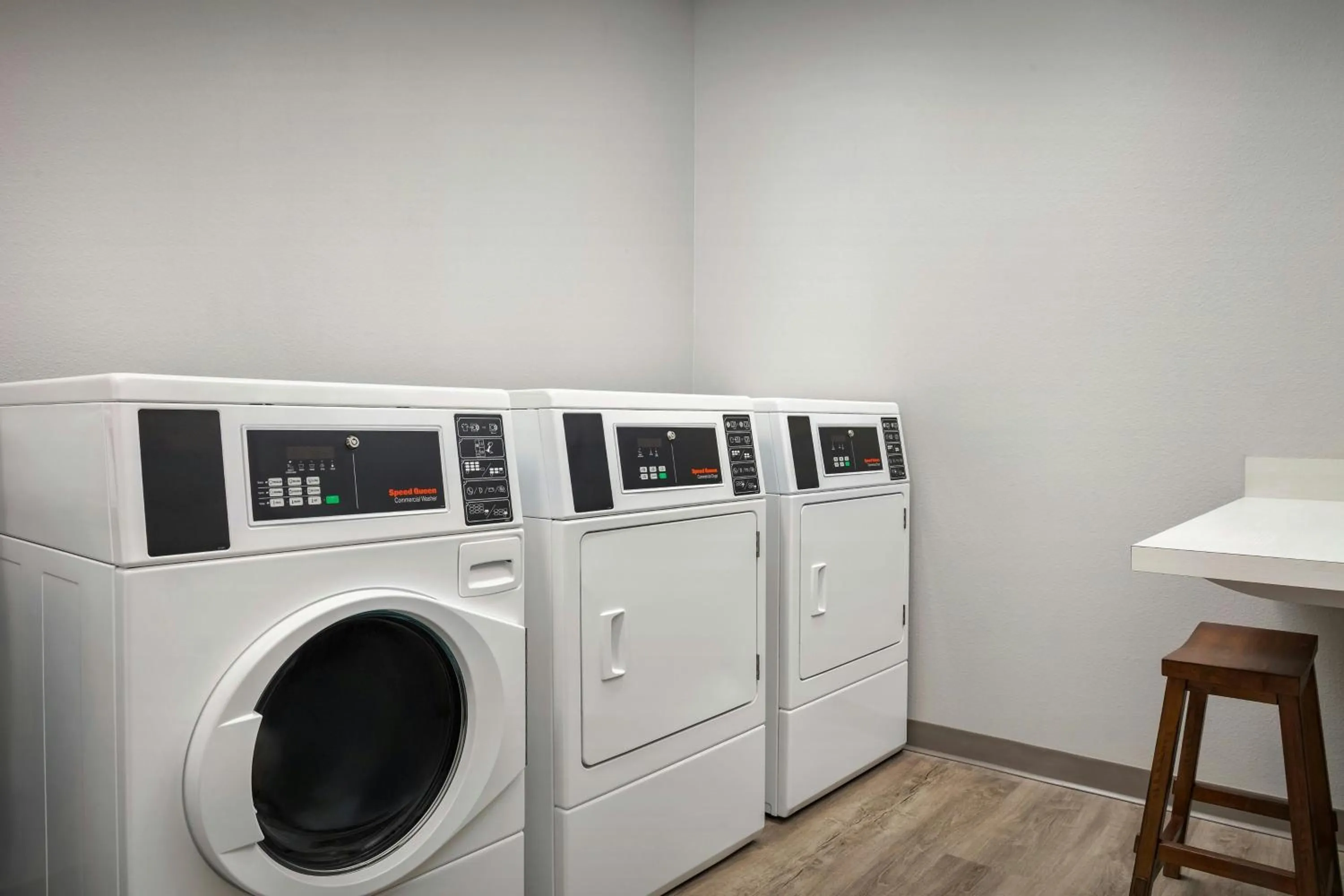 laundry in TownePlace Suites by Marriott Forney