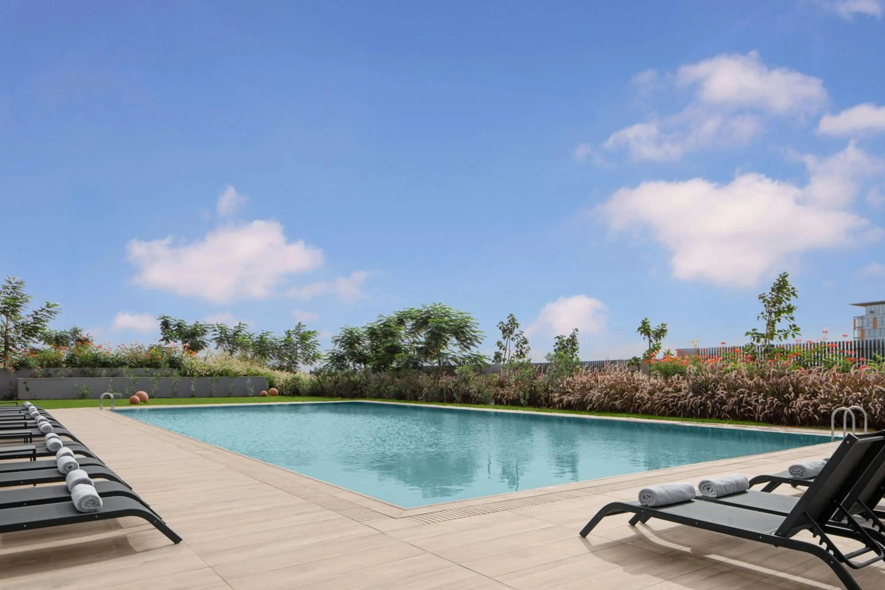 Swimming pool in Courtyard by Marriott Dakar Diamniadio