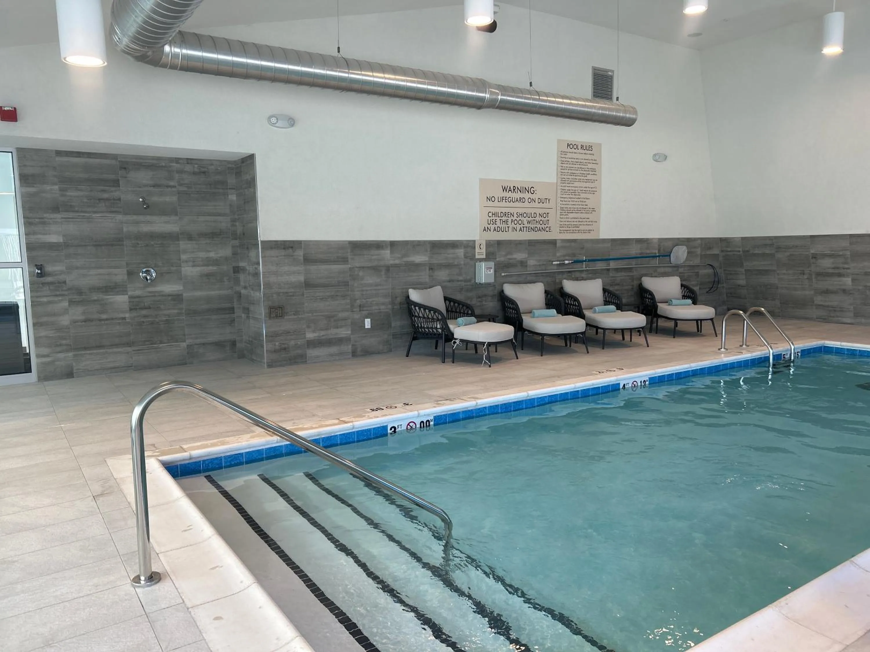 Swimming pool in Element Fort Smith