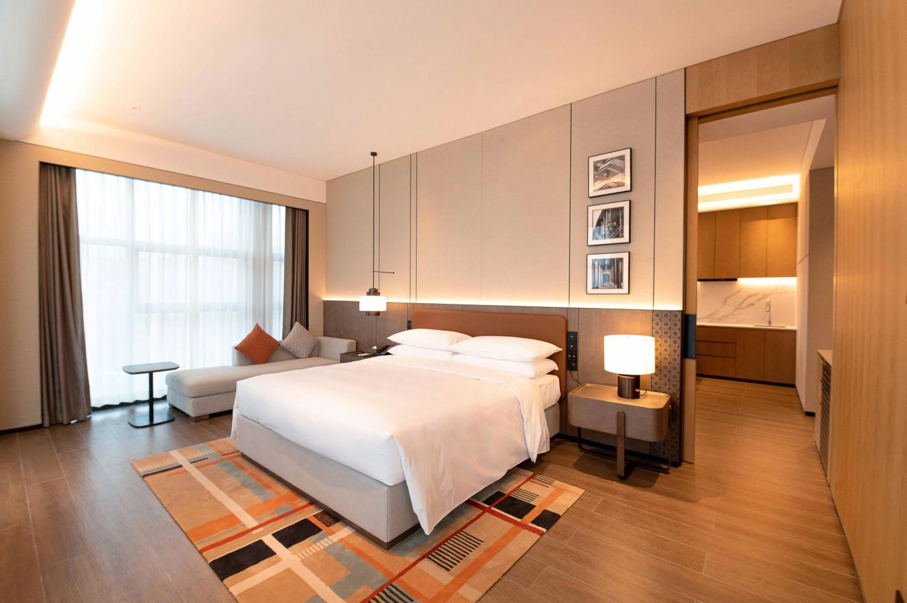Photo of the whole room, Bed in Courtyard by Marriott Nanning Wuxiang