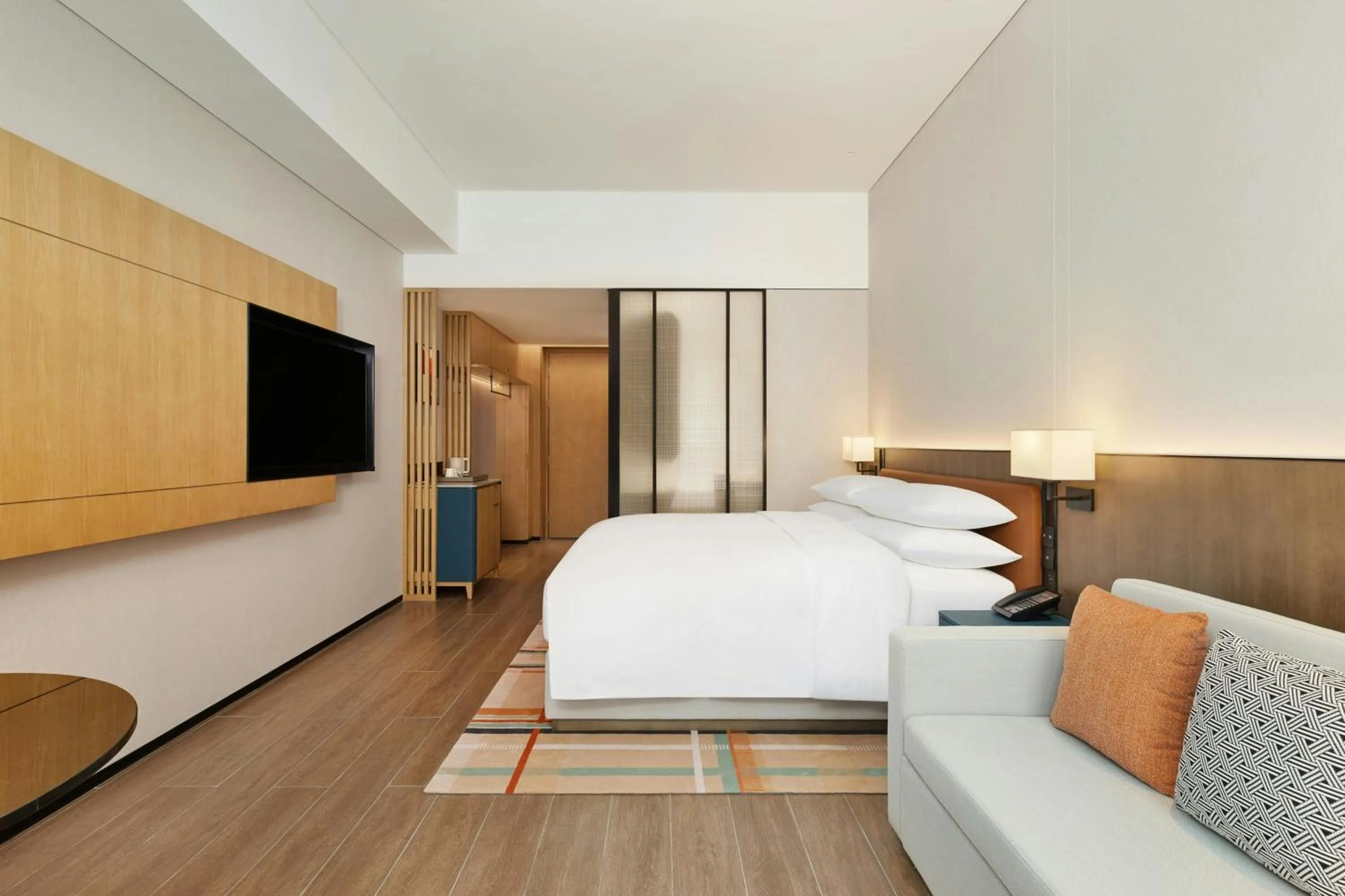 Photo of the whole room, Bed in Courtyard by Marriott Nanning Wuxiang