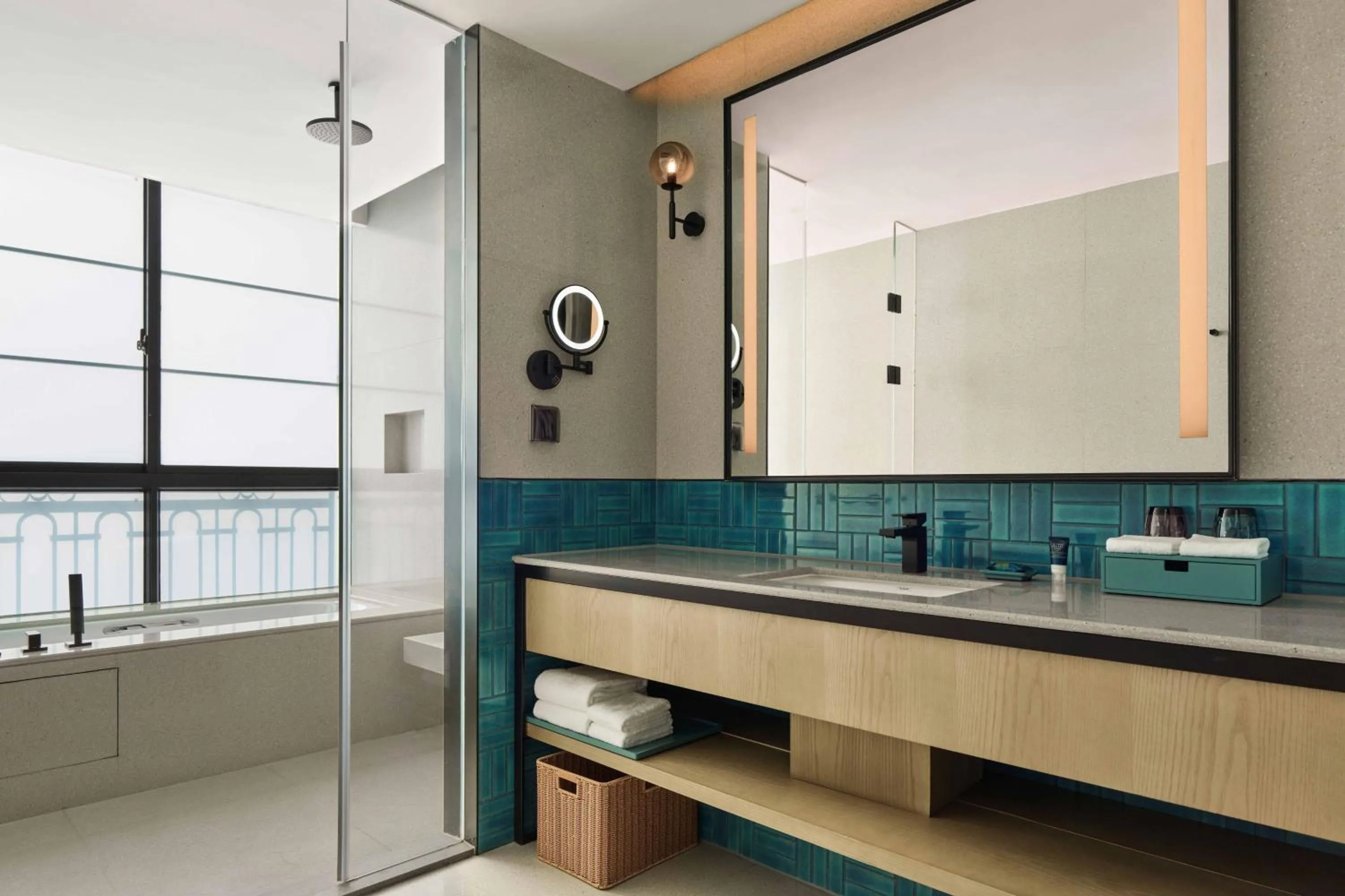 Bathroom in Four Points by Sheraton Huzhou, Nanxun