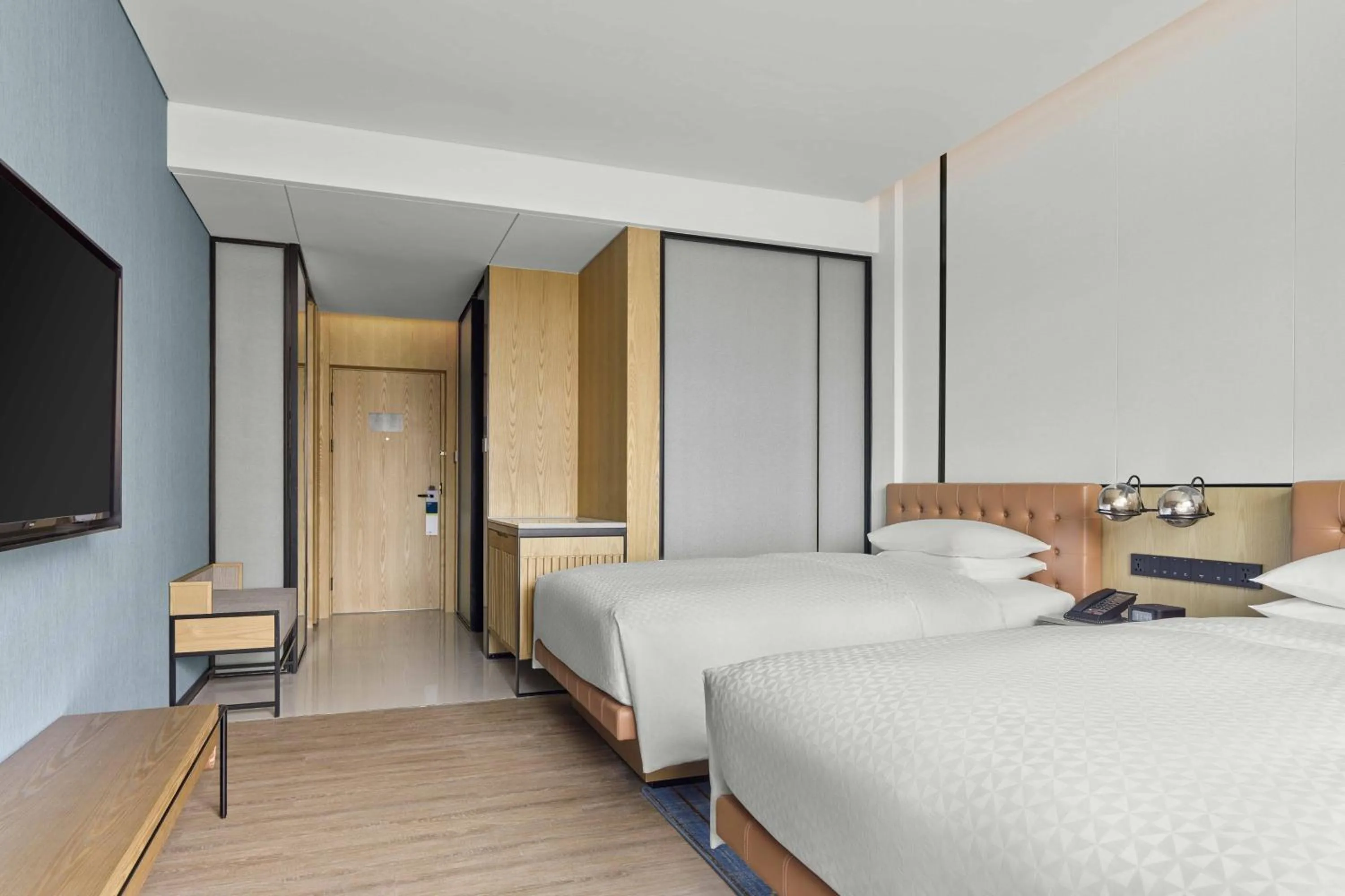 Photo of the whole room, Bed in Four Points by Sheraton Huzhou, Nanxun