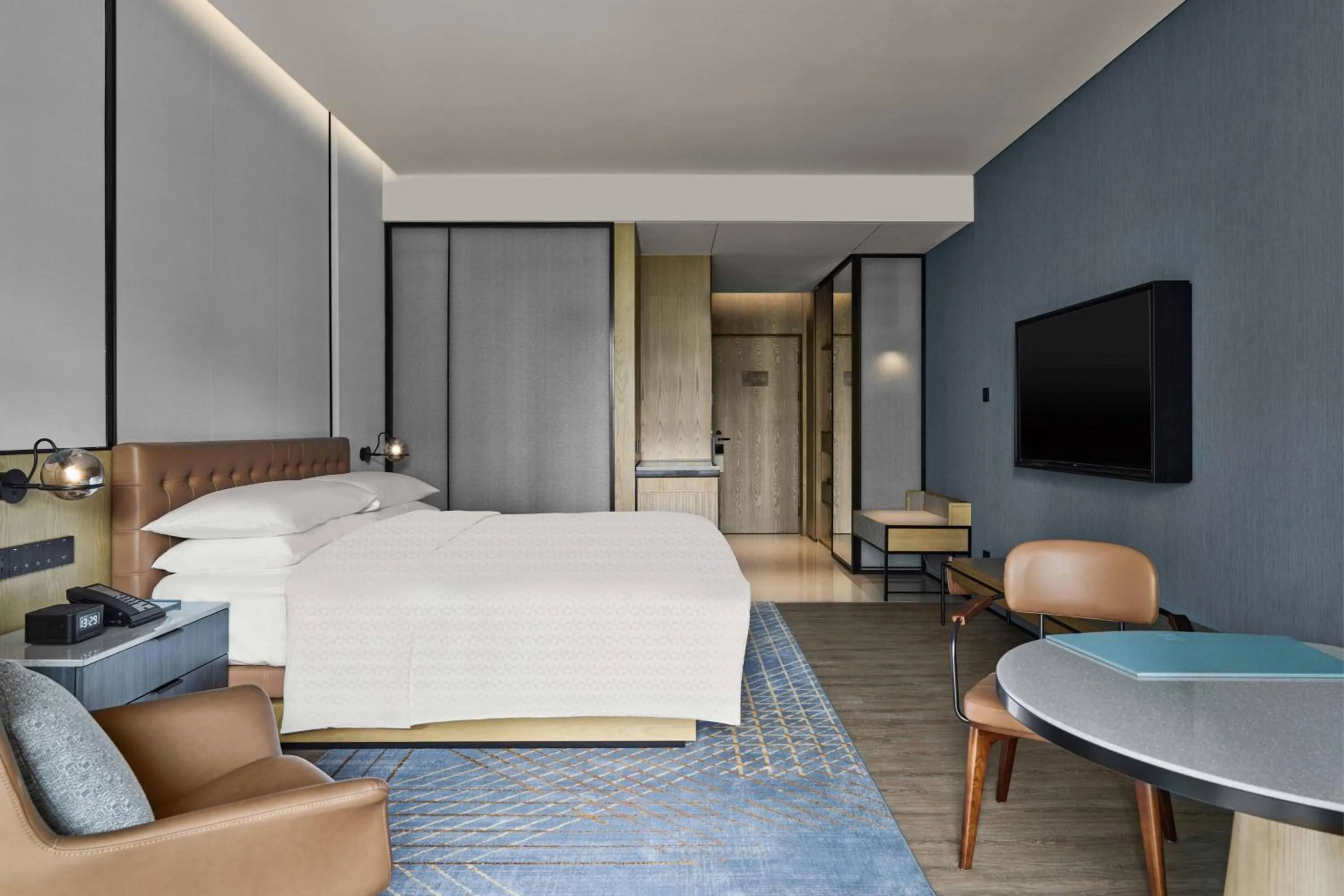 Photo of the whole room, Bed in Four Points by Sheraton Huzhou, Nanxun