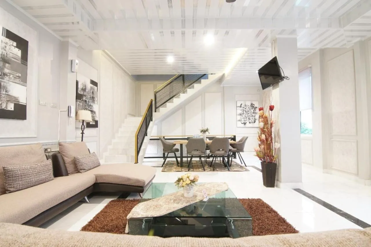 TV and multimedia in Tasqya Costel syariah