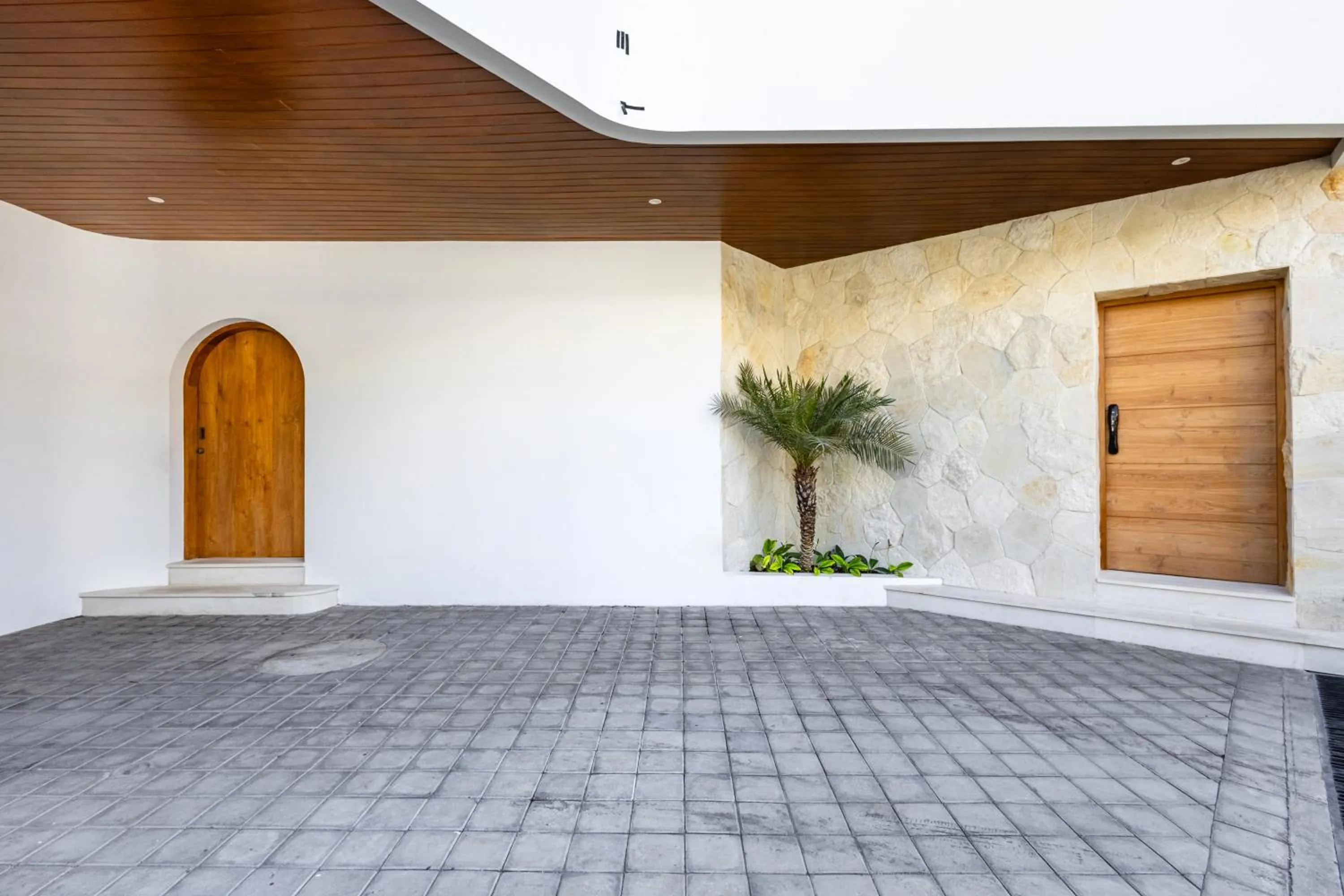 Facade/entrance in Villa Harper by BaliSuperHost
