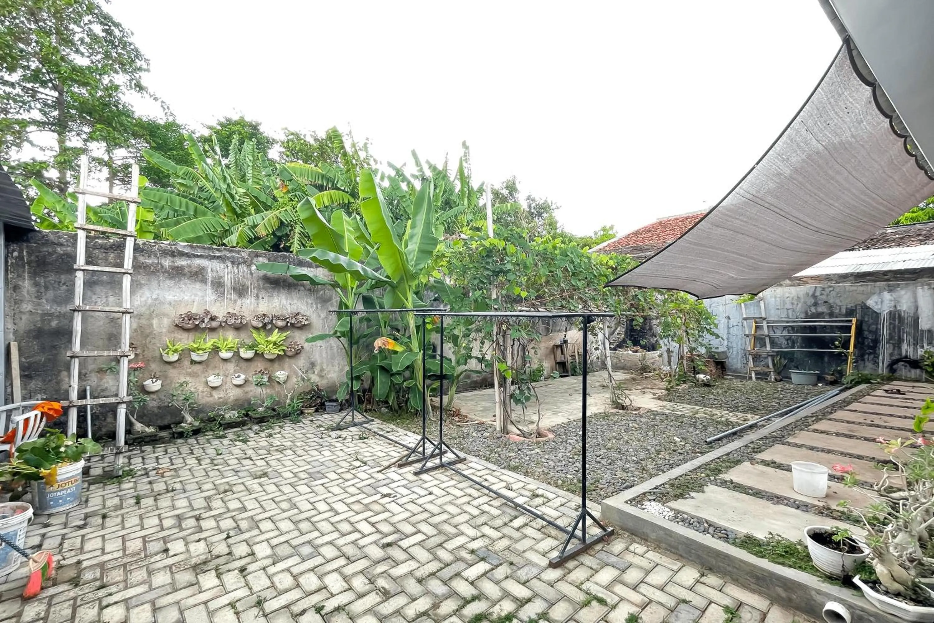 Garden in Urbanview Syariah Sasarengan Inn near RSUD Waled Cirebon