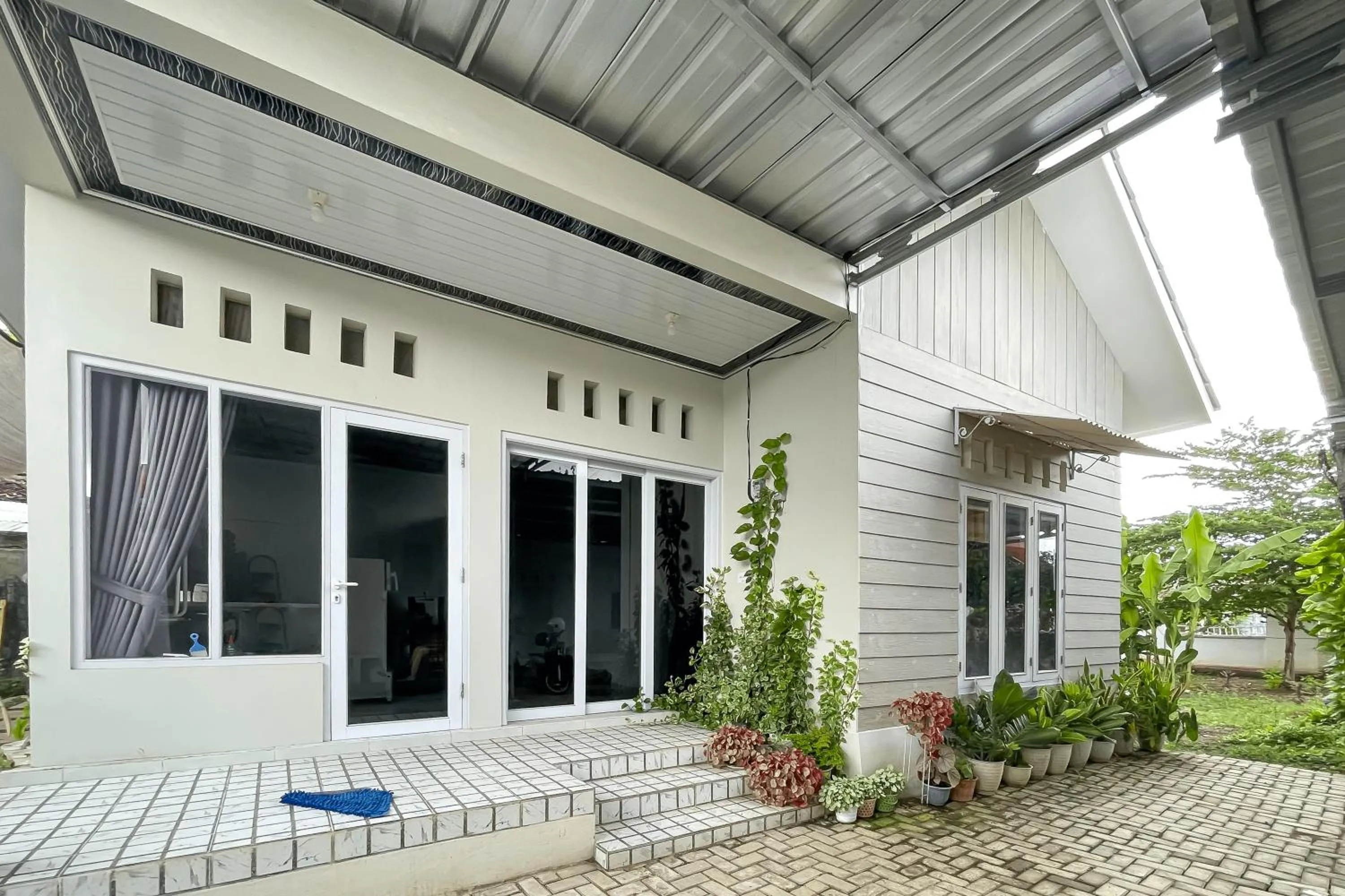 Property building in Urbanview Syariah Sasarengan Inn near RSUD Waled Cirebon