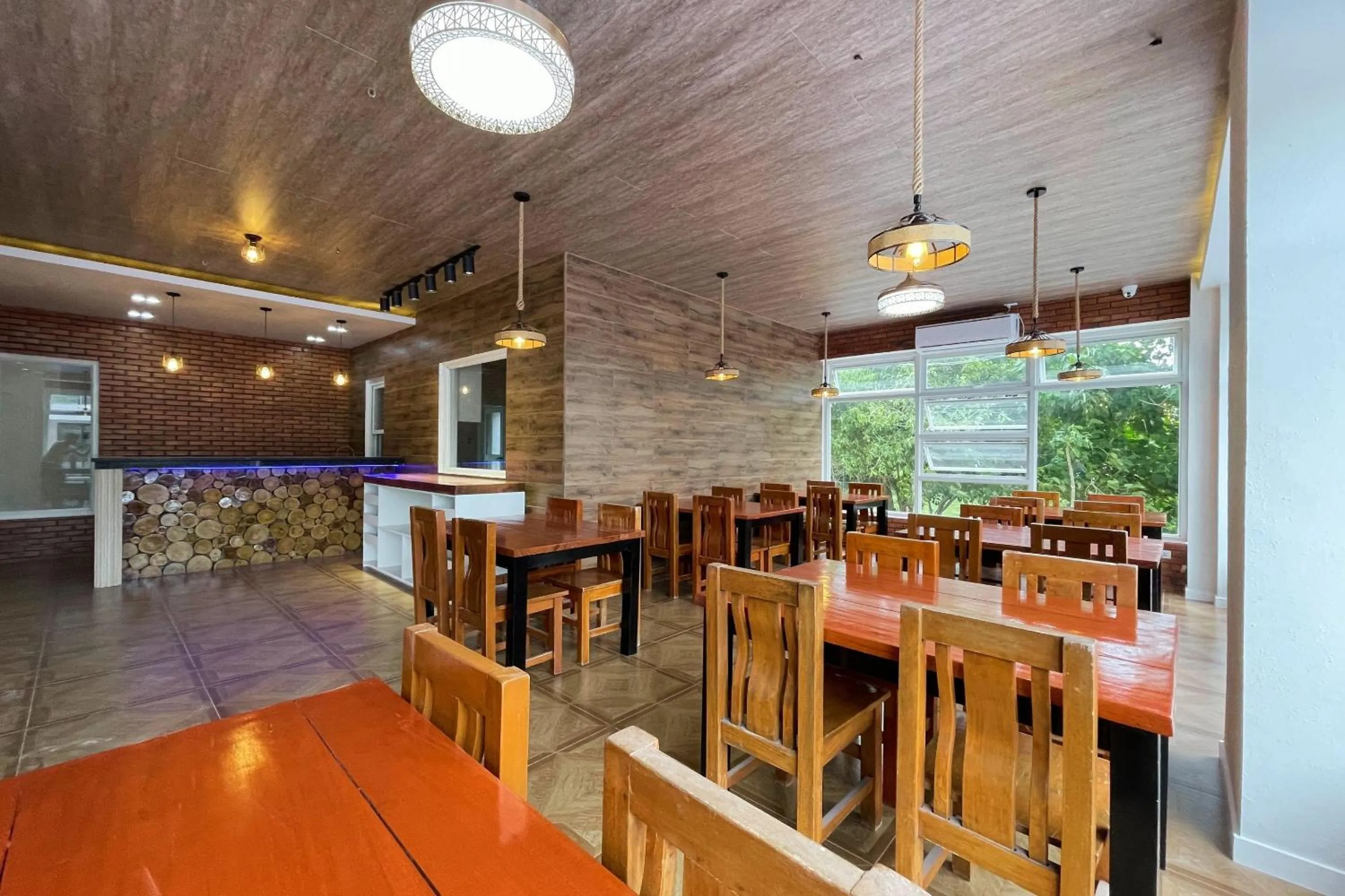 Restaurant/places to eat in Dream'Star Resort Puerto Galera powered by Cocotel