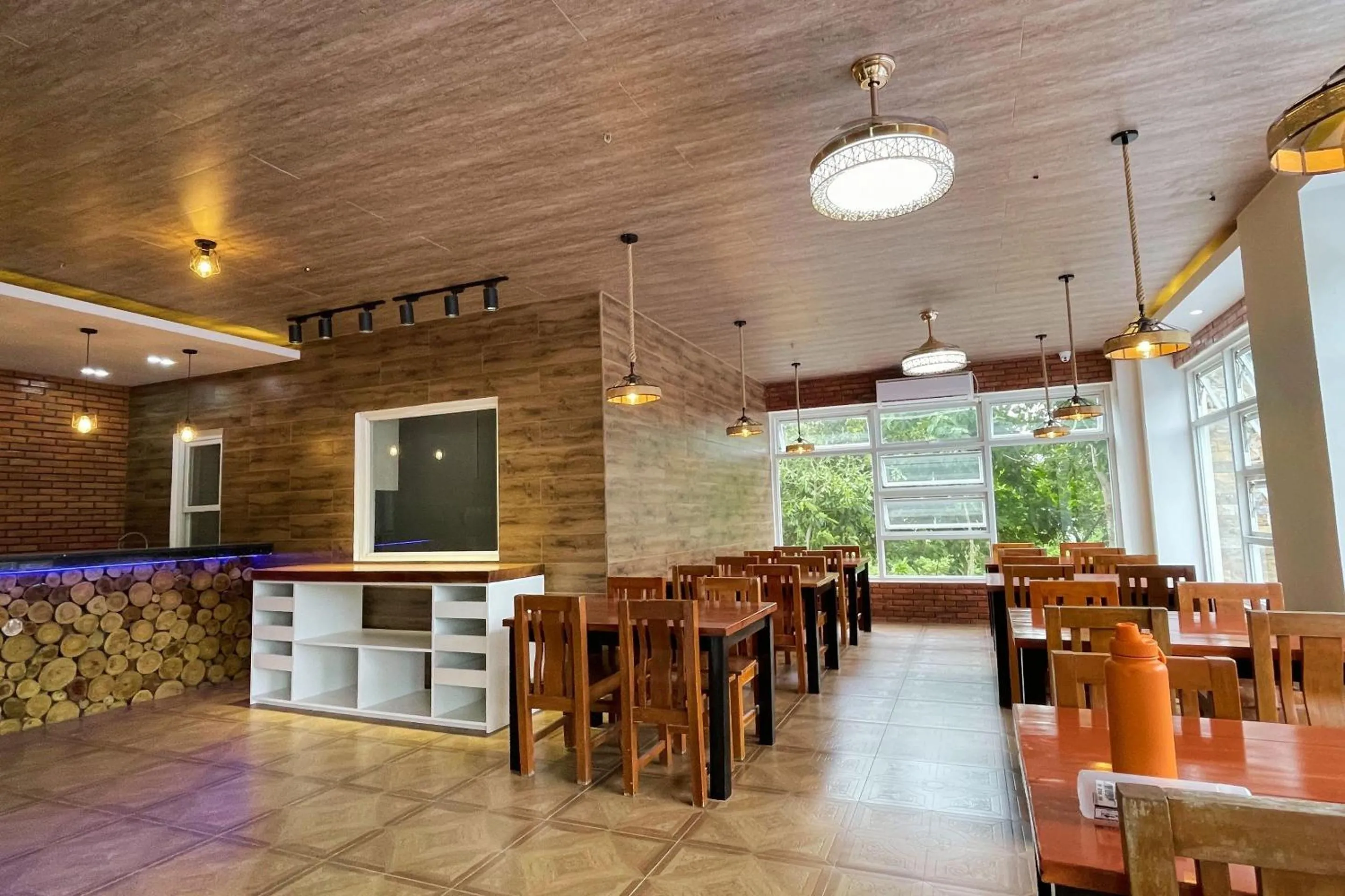 Restaurant/places to eat in Dream'Star Resort Puerto Galera powered by Cocotel