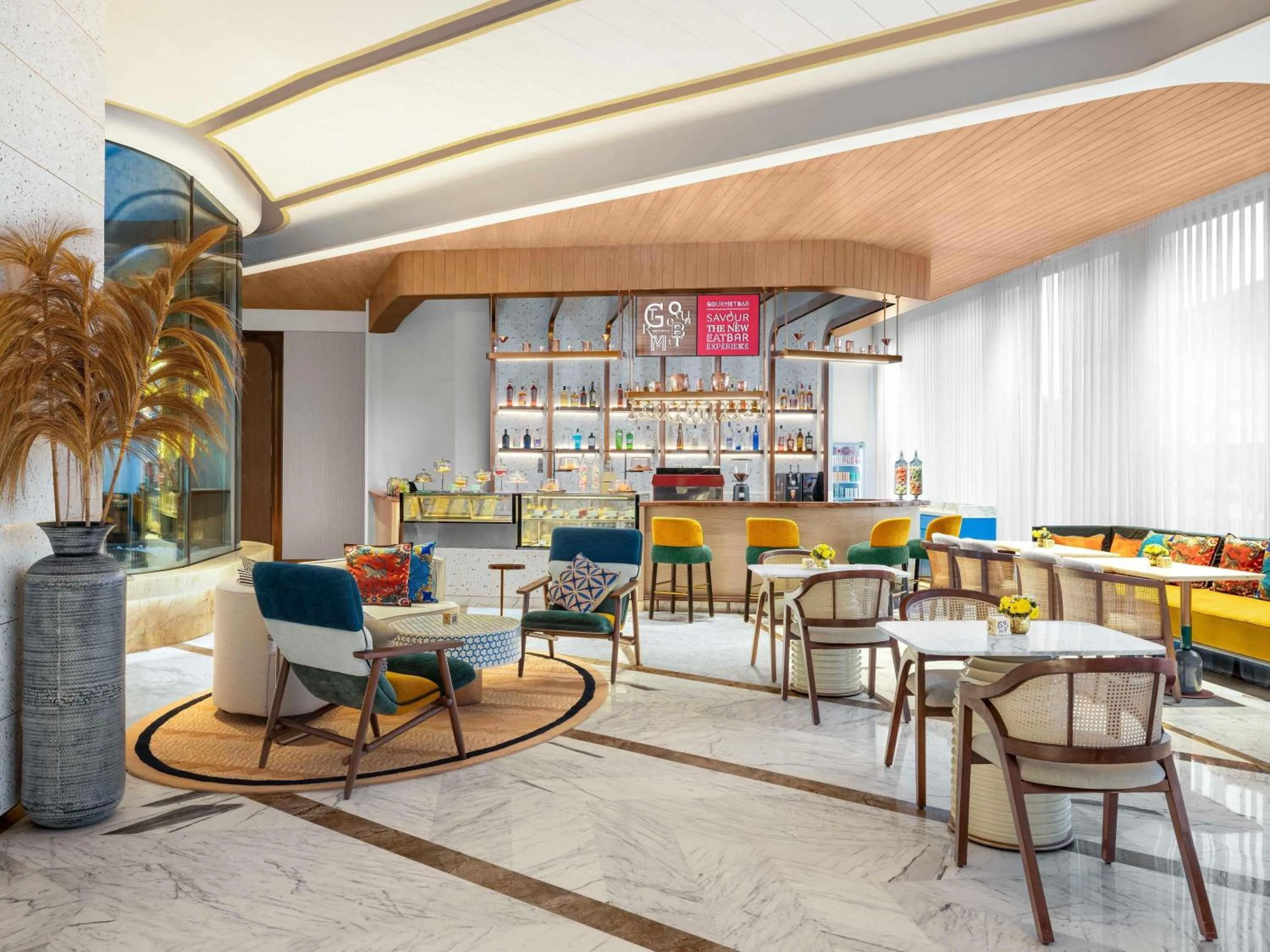 Lounge or bar in Novotel Goa Panjim