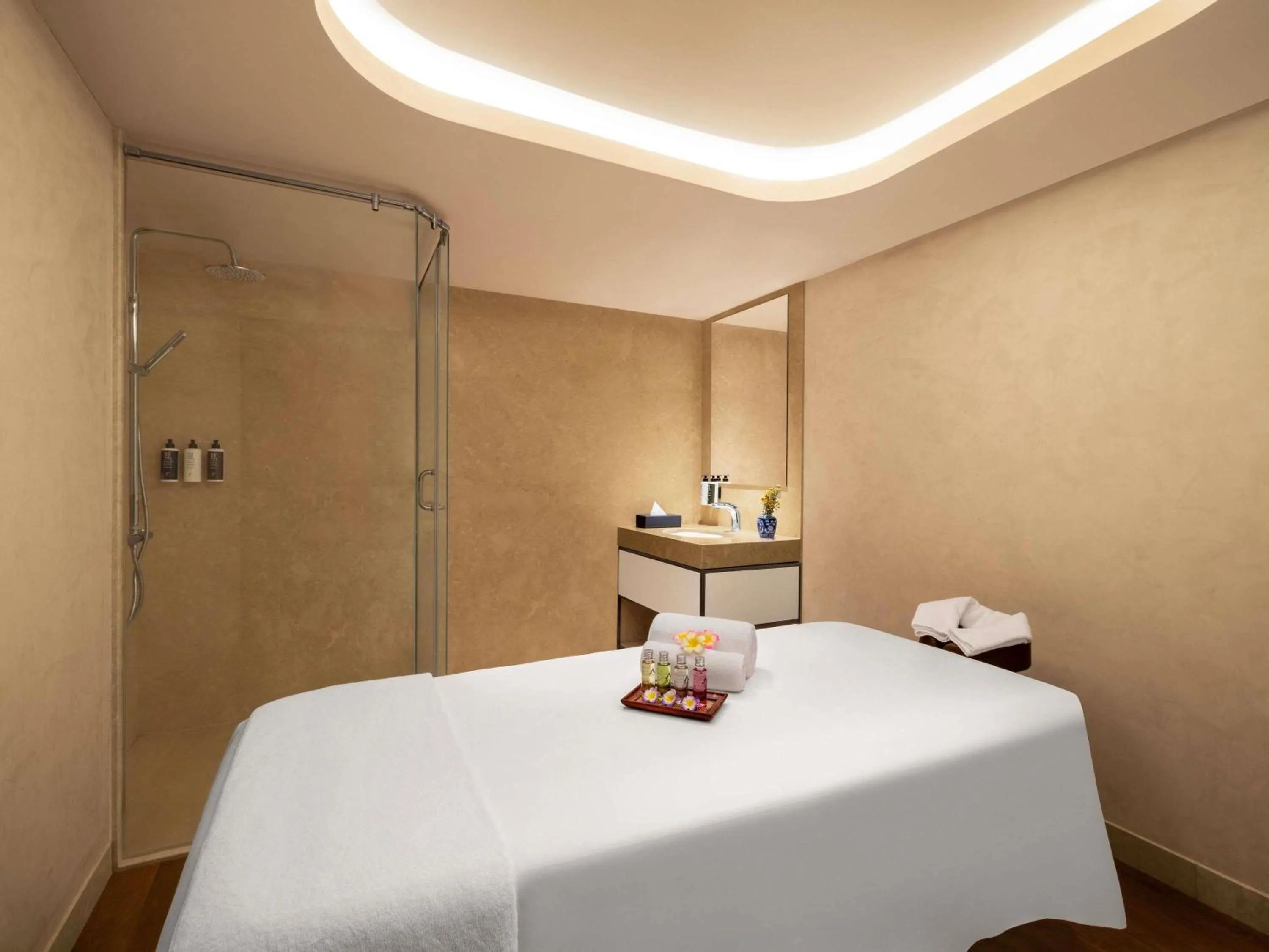 Spa and wellness centre/facilities, Bed in Novotel Goa Panjim