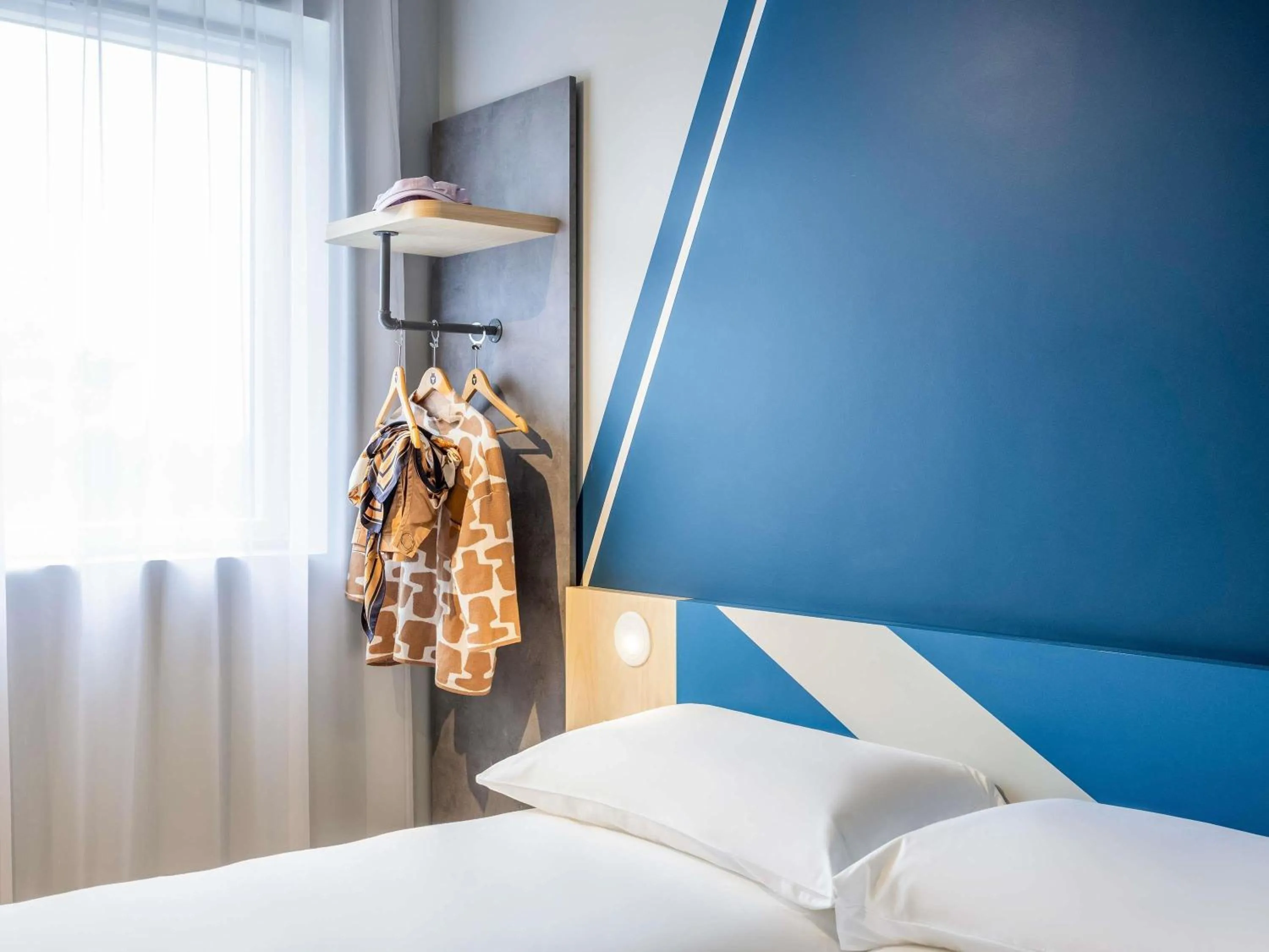Bedroom, Bed in ibis budget Arlon Porte du Luxembourg