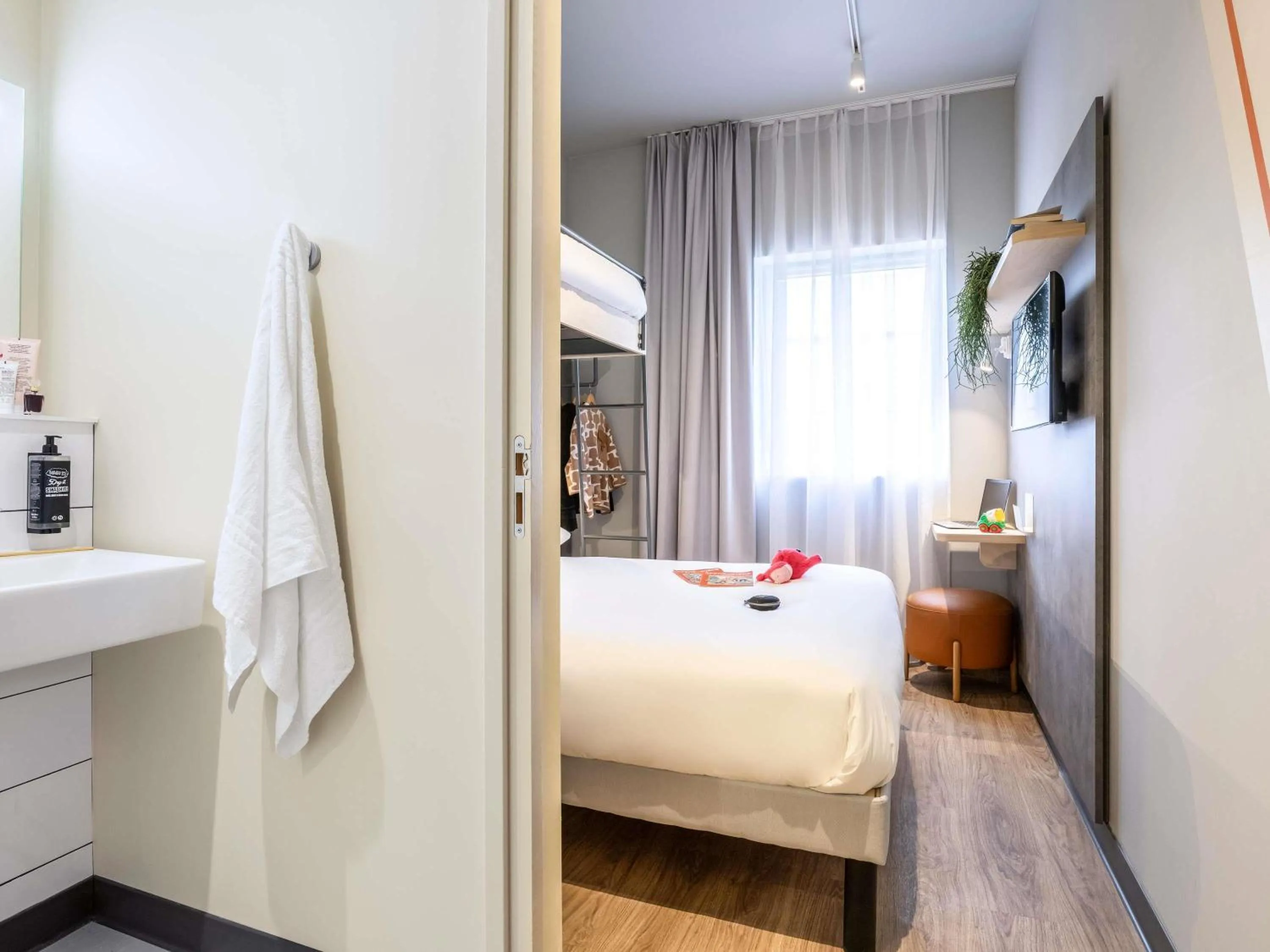 Bedroom, Bed in ibis budget Arlon Porte du Luxembourg