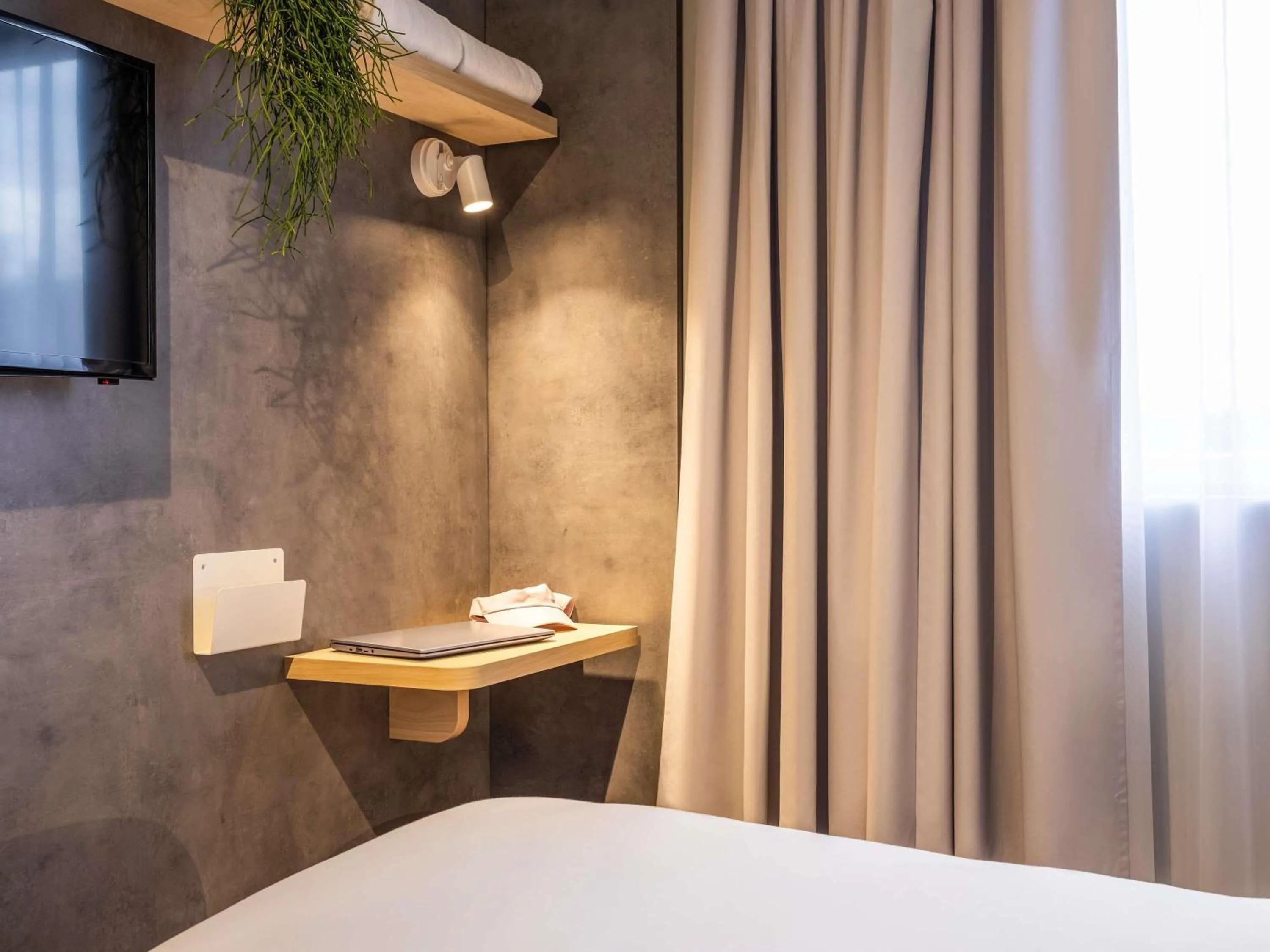 Bedroom, Bed in ibis budget Arlon Porte du Luxembourg