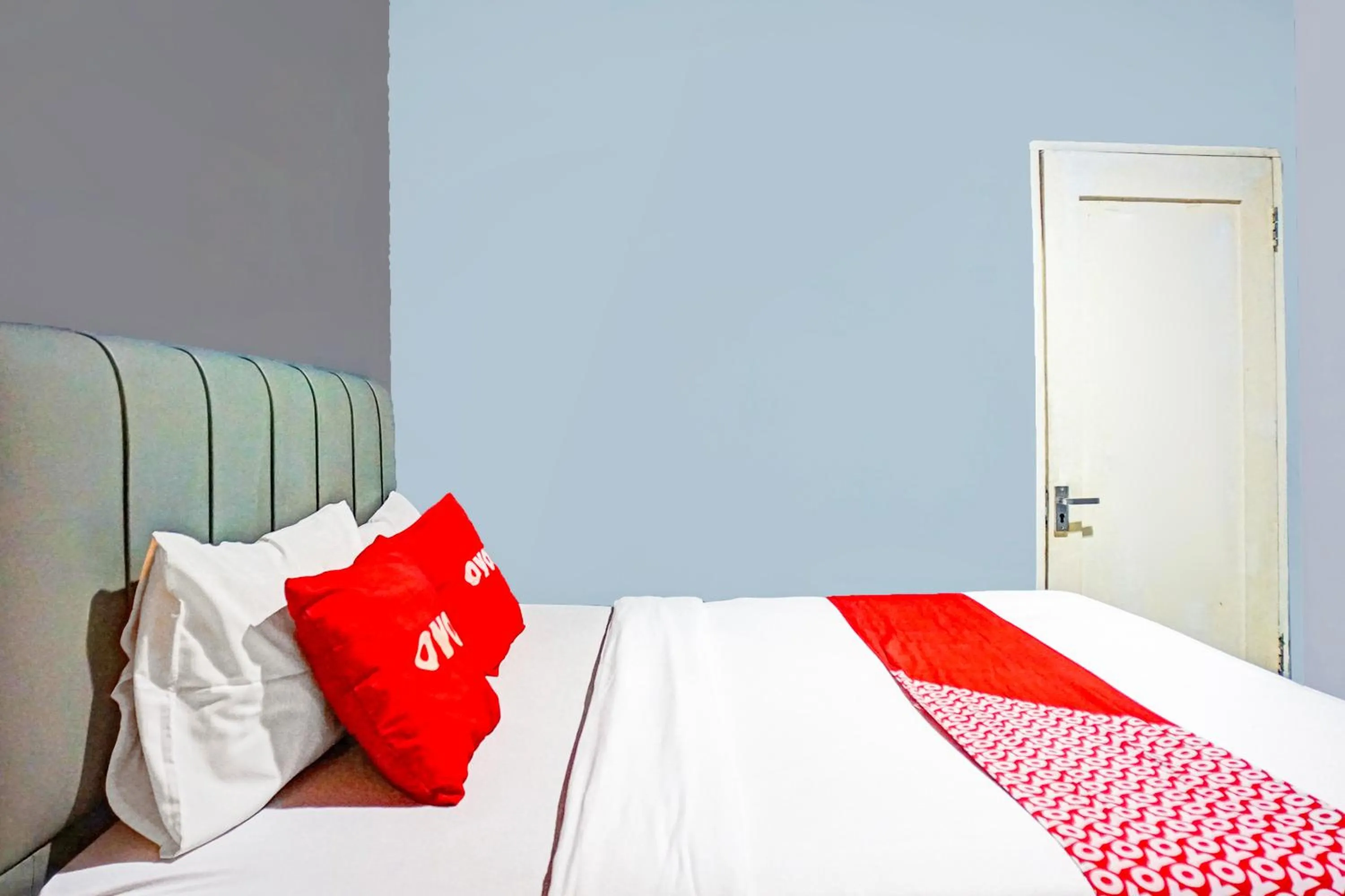 Bed in Hotel O Mandala Near Universitas Negeri Medan ( UNIMED )