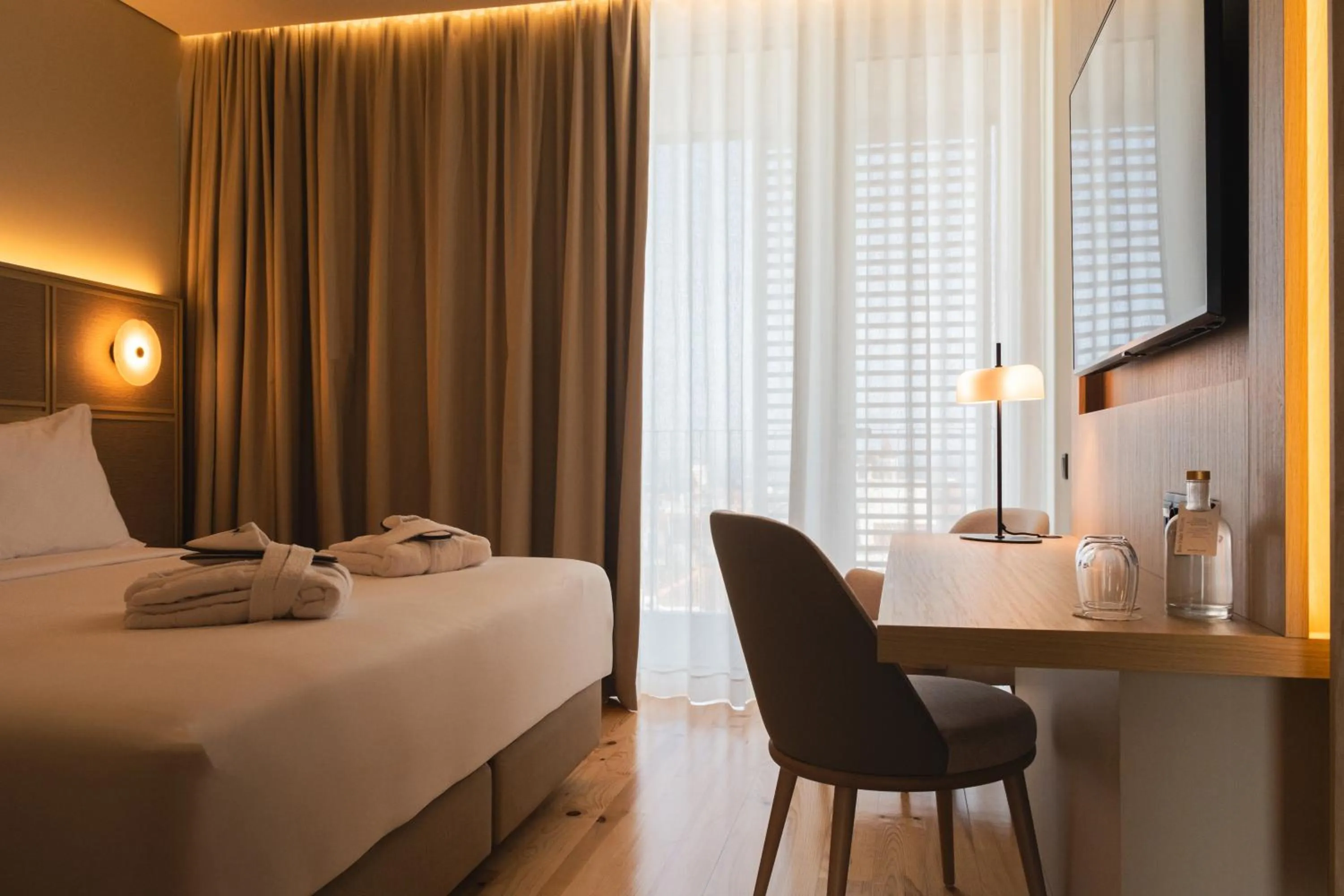 Bedroom, Bed in Mercure Ponta Delgada Azores