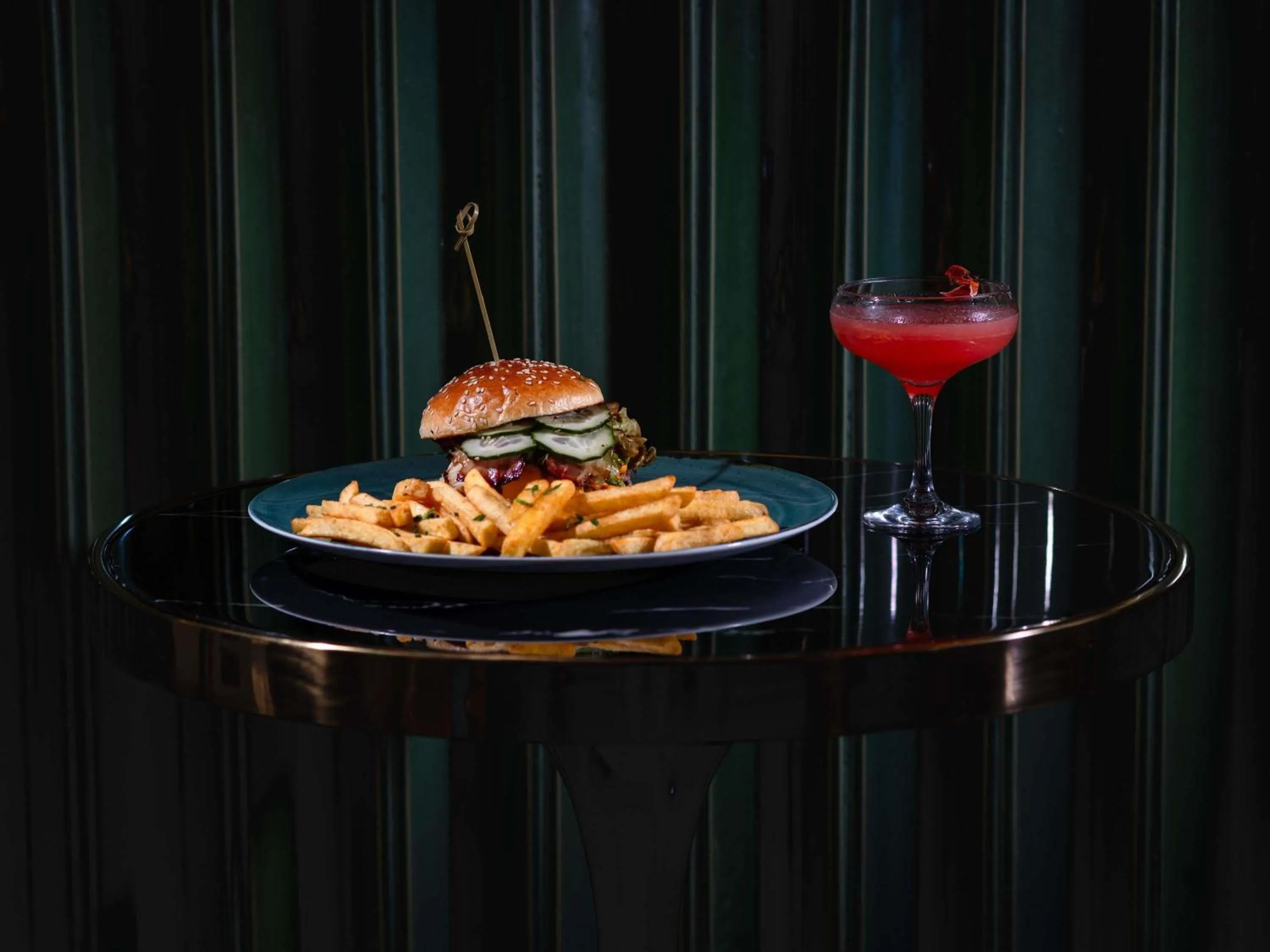 Lounge or bar in Mercure Ponta Delgada Azores