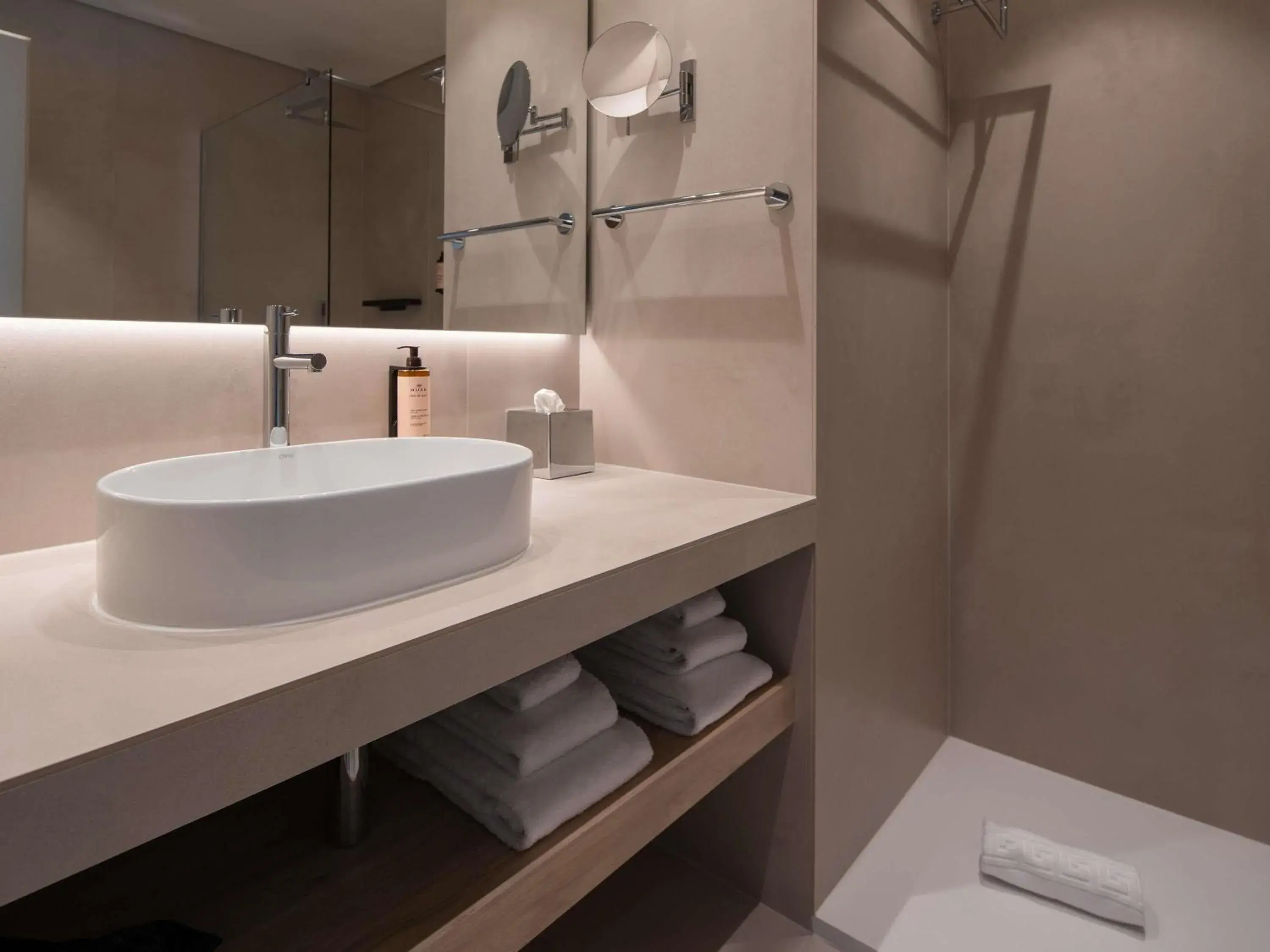 Bedroom in Mercure Ponta Delgada Azores Bedroom in Mercure Ponta Delgada Azores