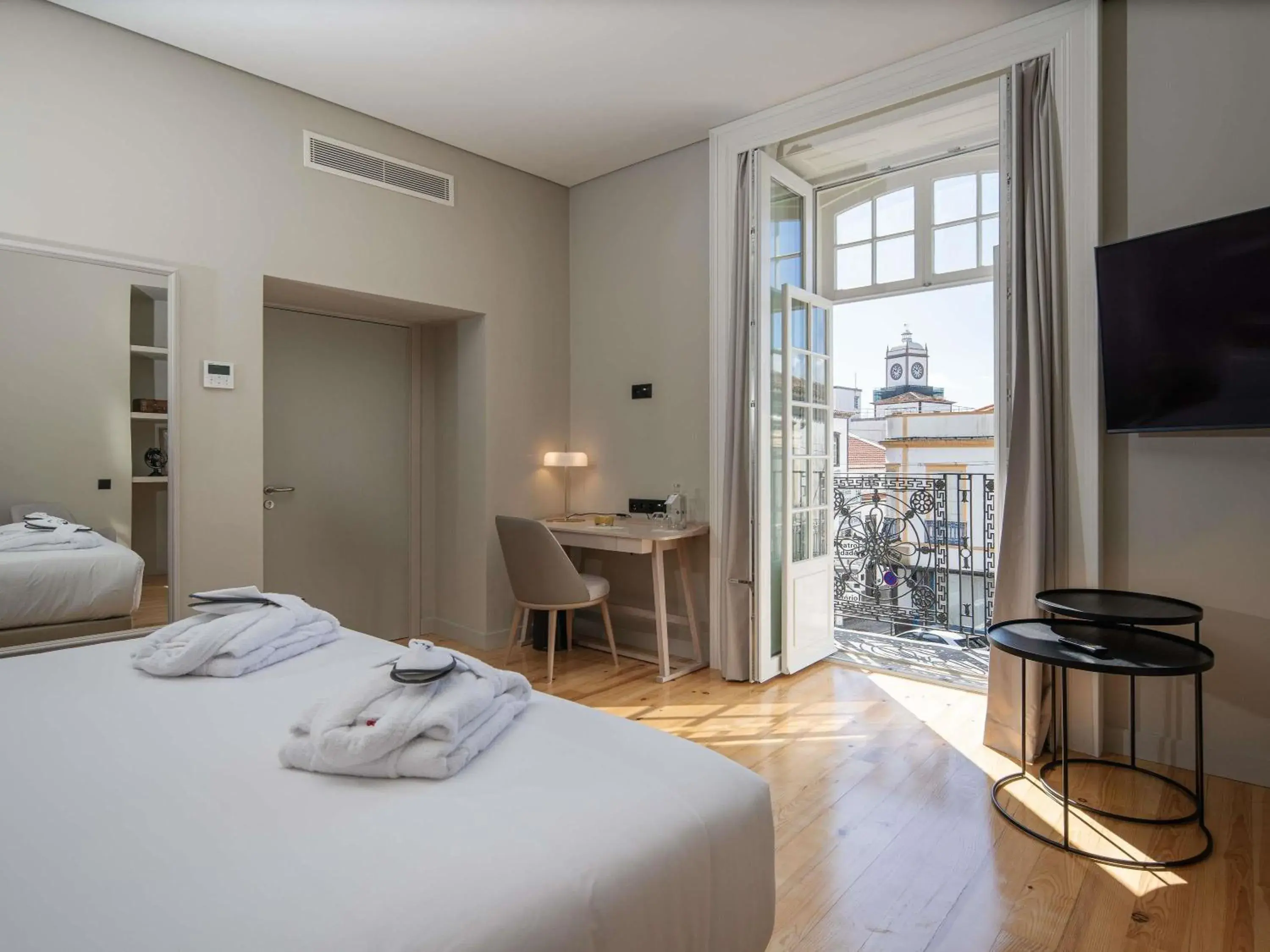 Bedroom, Bed in Mercure Ponta Delgada Azores Bedroom, Bed in Mercure Ponta Delgada Azores