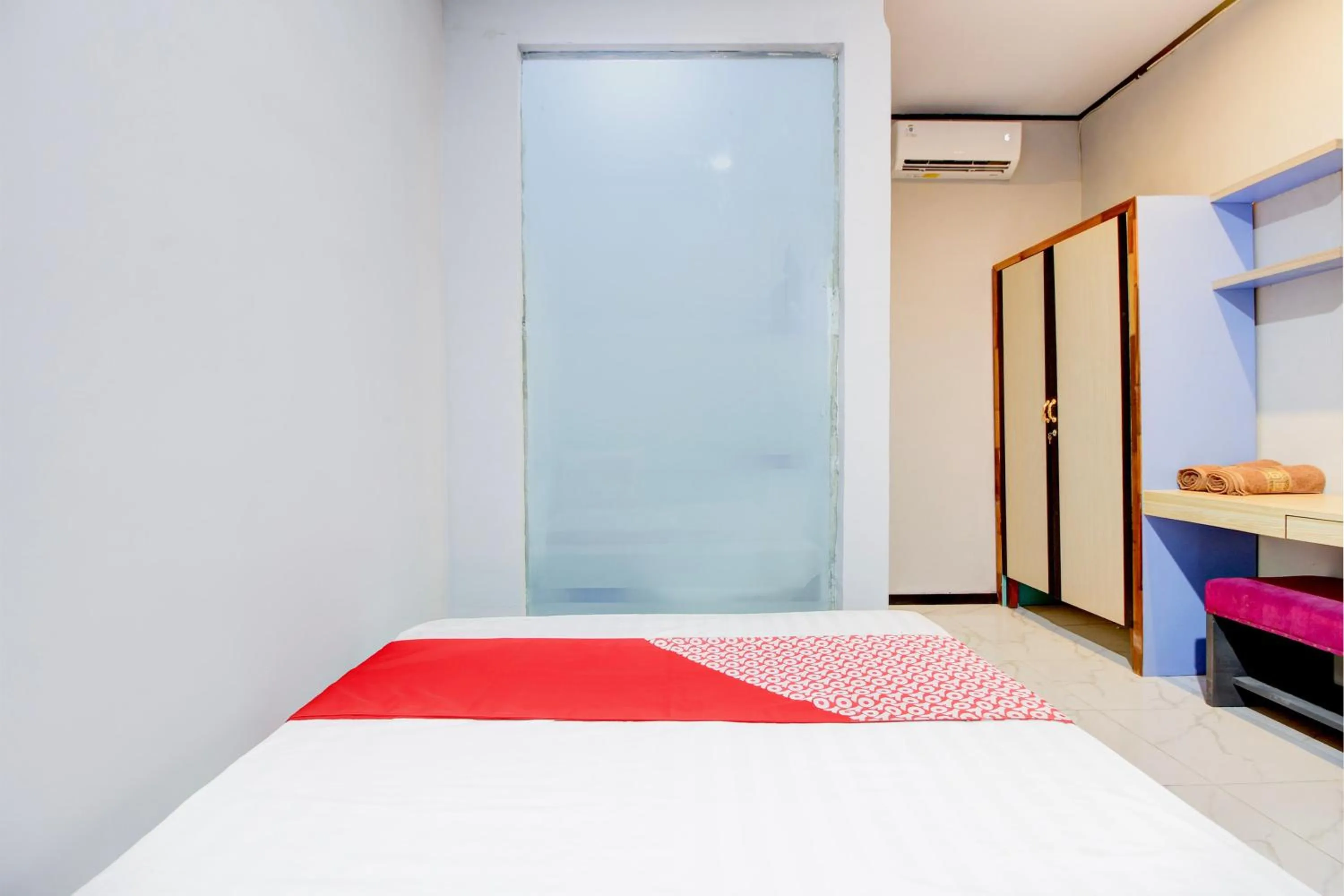 Bedroom, Bed in Hotel O Stasiun Tegal Near Alun-Alun Formerly Ameera Guest House