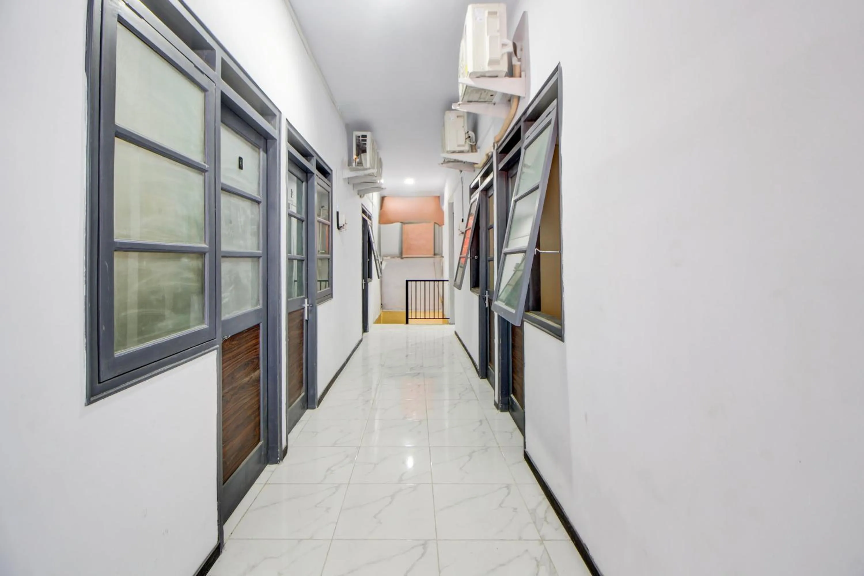 Lobby or reception in Hotel O Stasiun Tegal Near Alun-Alun Formerly Ameera Guest House