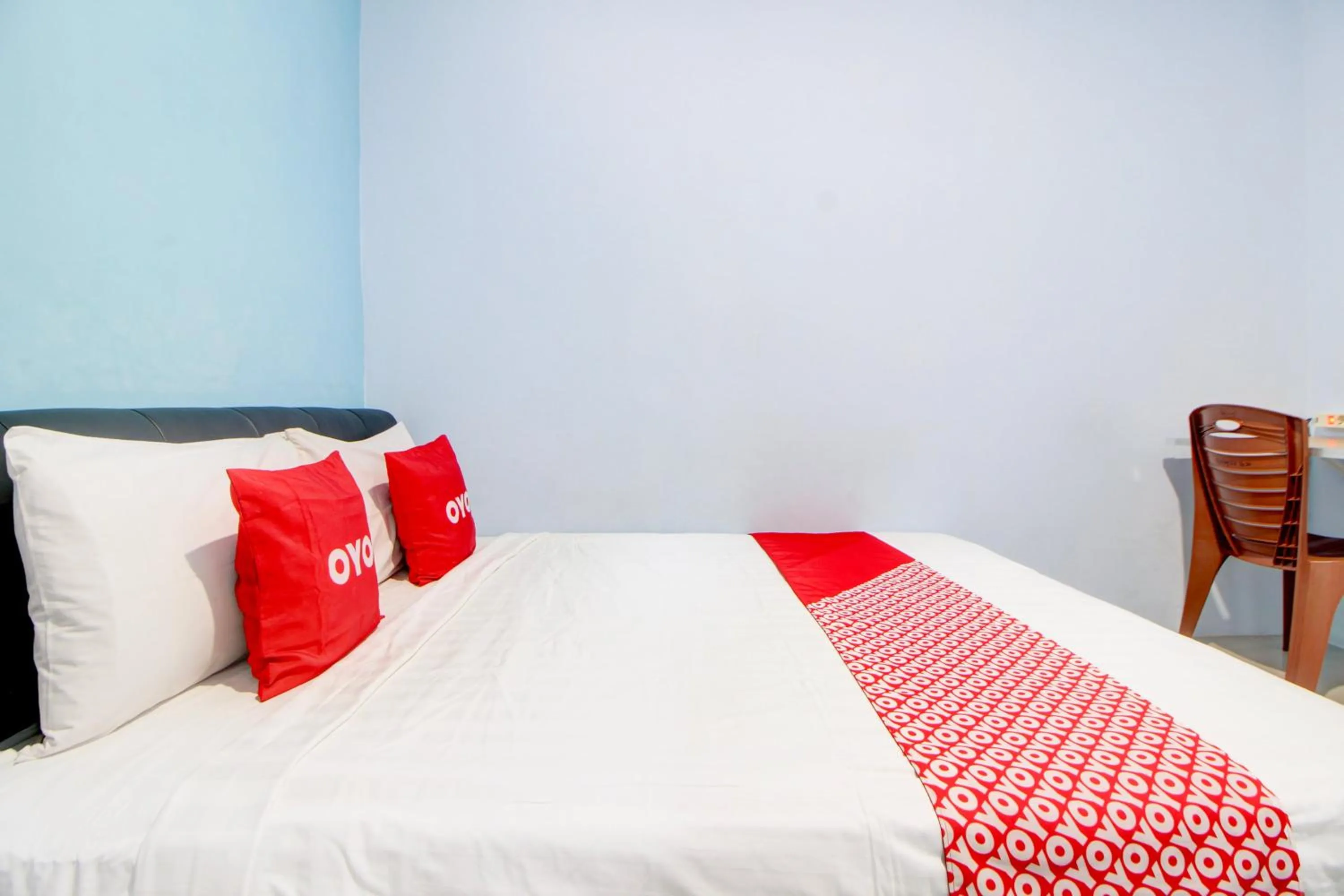 Bedroom, Bed in Hotel O Alun-Alun Purwokerto Near Gor Satria Purwokerto Formerly Guest House Blessing