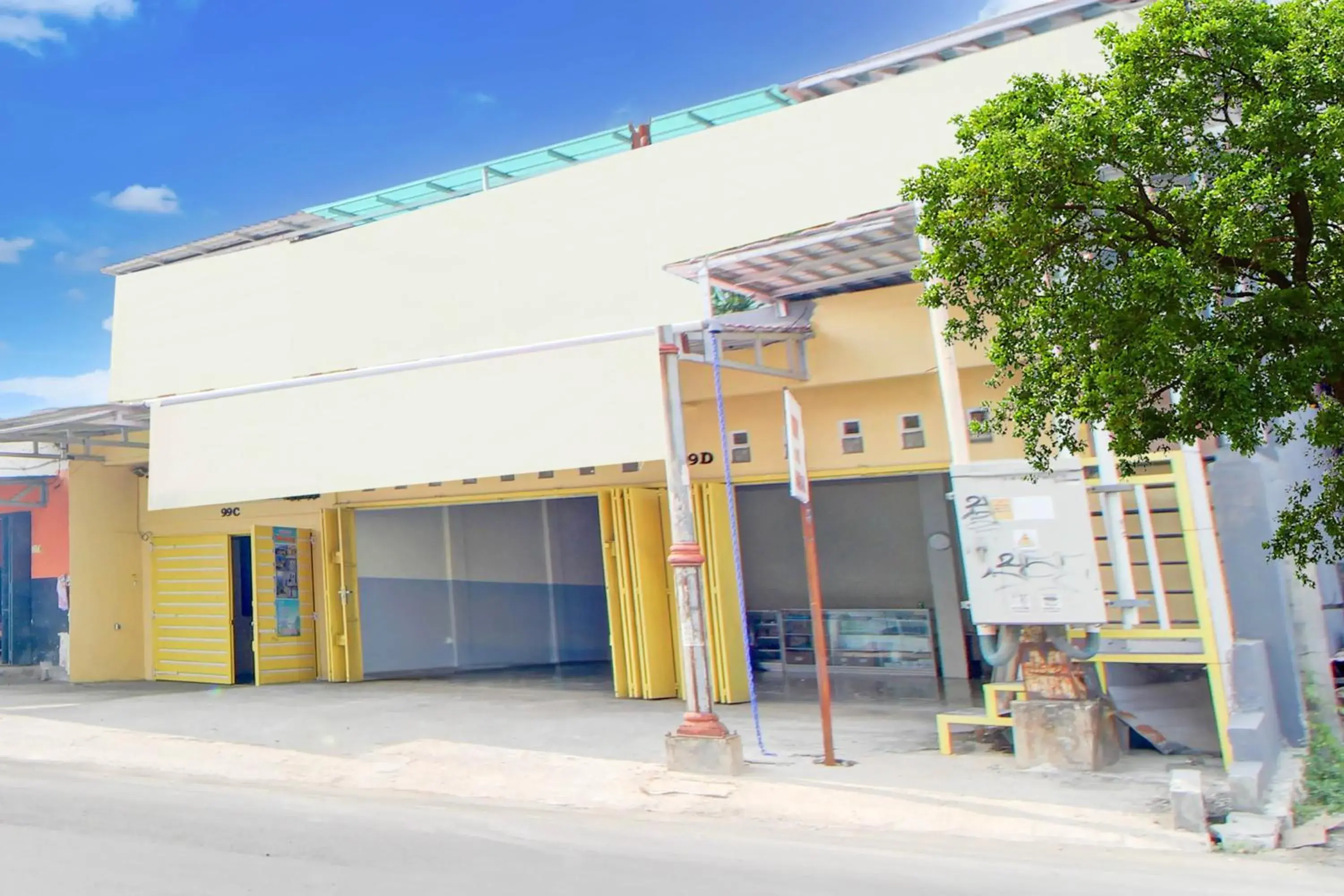 Hotel O Alun-Alun Purwokerto Near Gor Satria Purwokerto Formerly Guest House Blessing Hotel O Alun-Alun Purwokerto Near Gor Satria Purwokerto Formerly Guest House Blessing