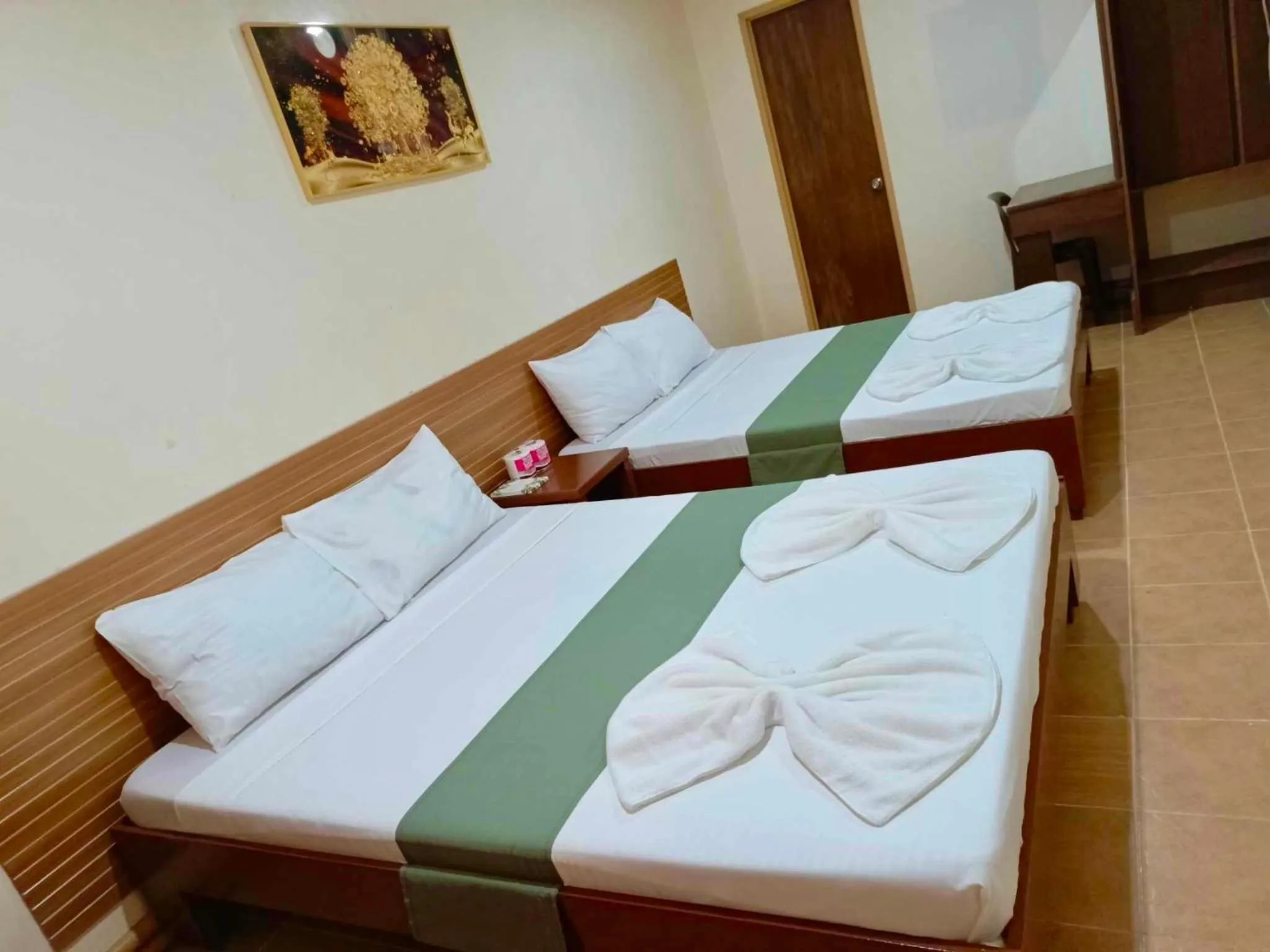 towels in Mendelluke Suites