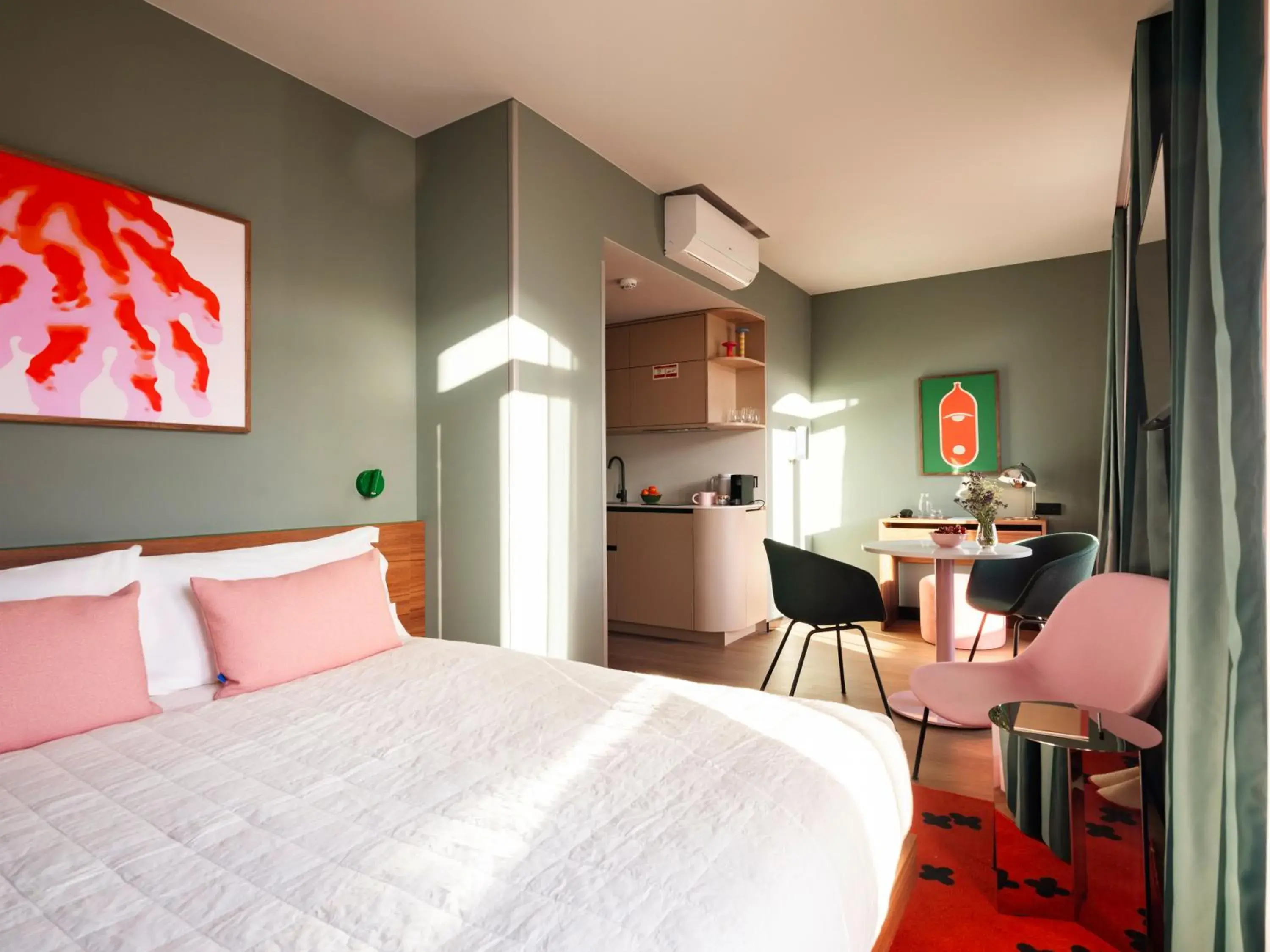 Large Studio with Kitchenette and Terrace in Numa Lisbon Anjos Large Studio with Kitchenette and Terrace in Numa Lisbon Anjos