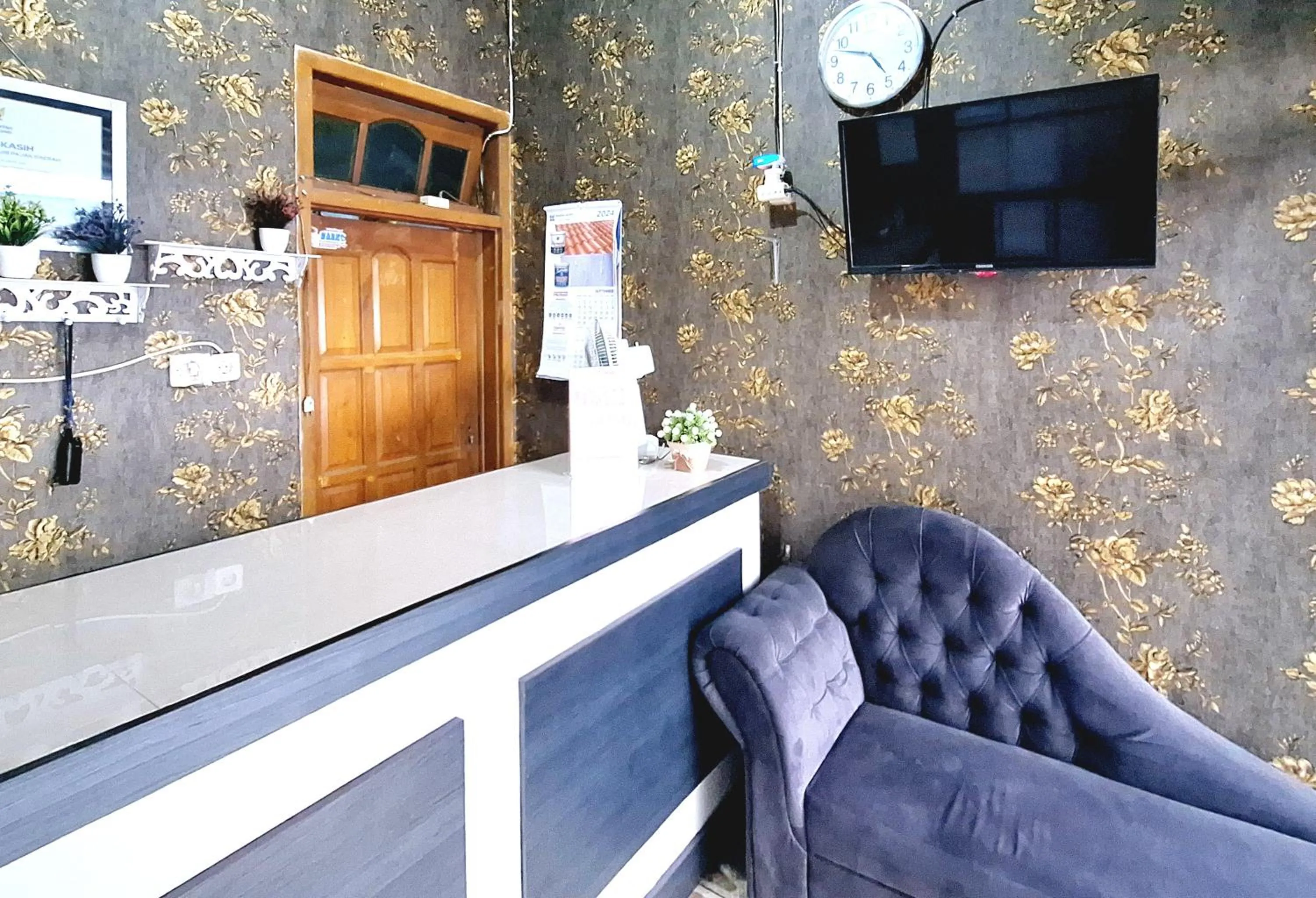 RedDoorz at Queen Asri Premium