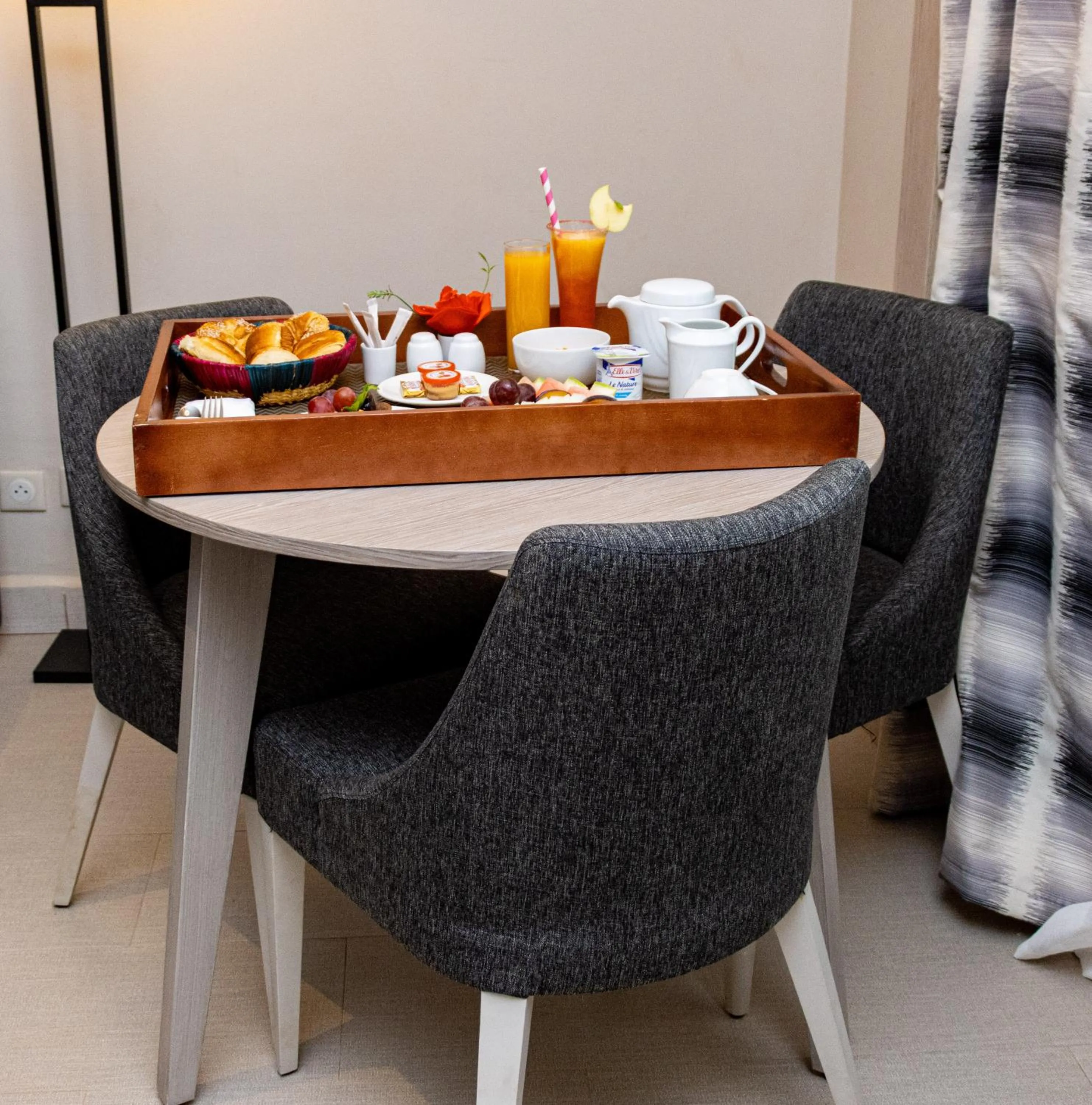 Dining area in Azalaï Hôtel Ouagadougou