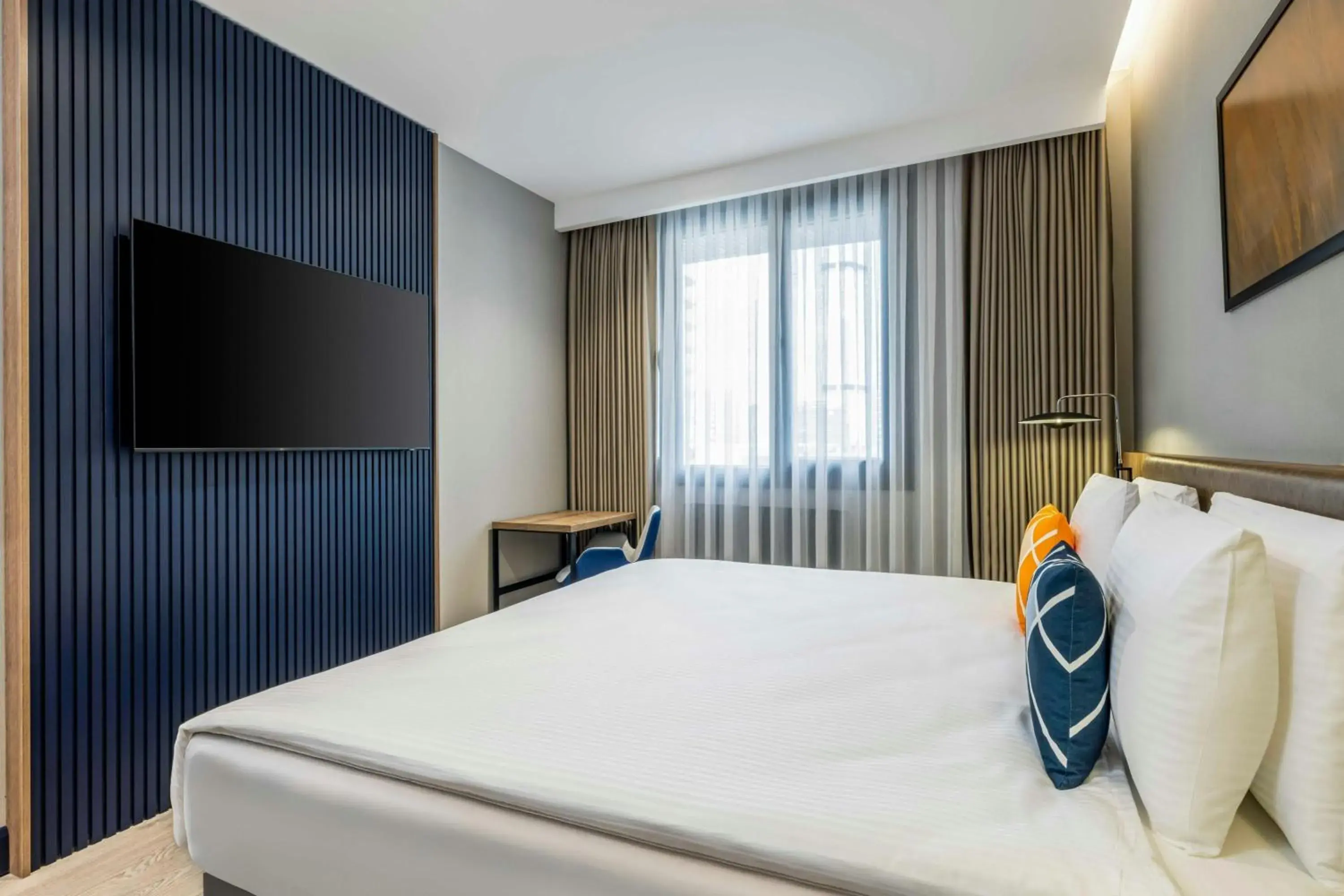 Photo of the whole room, Bed in Four Points Flex by Sheraton Ankara Cukurambar Photo of the whole room, Bed in Four Points Flex by Sheraton Ankara Cukurambar